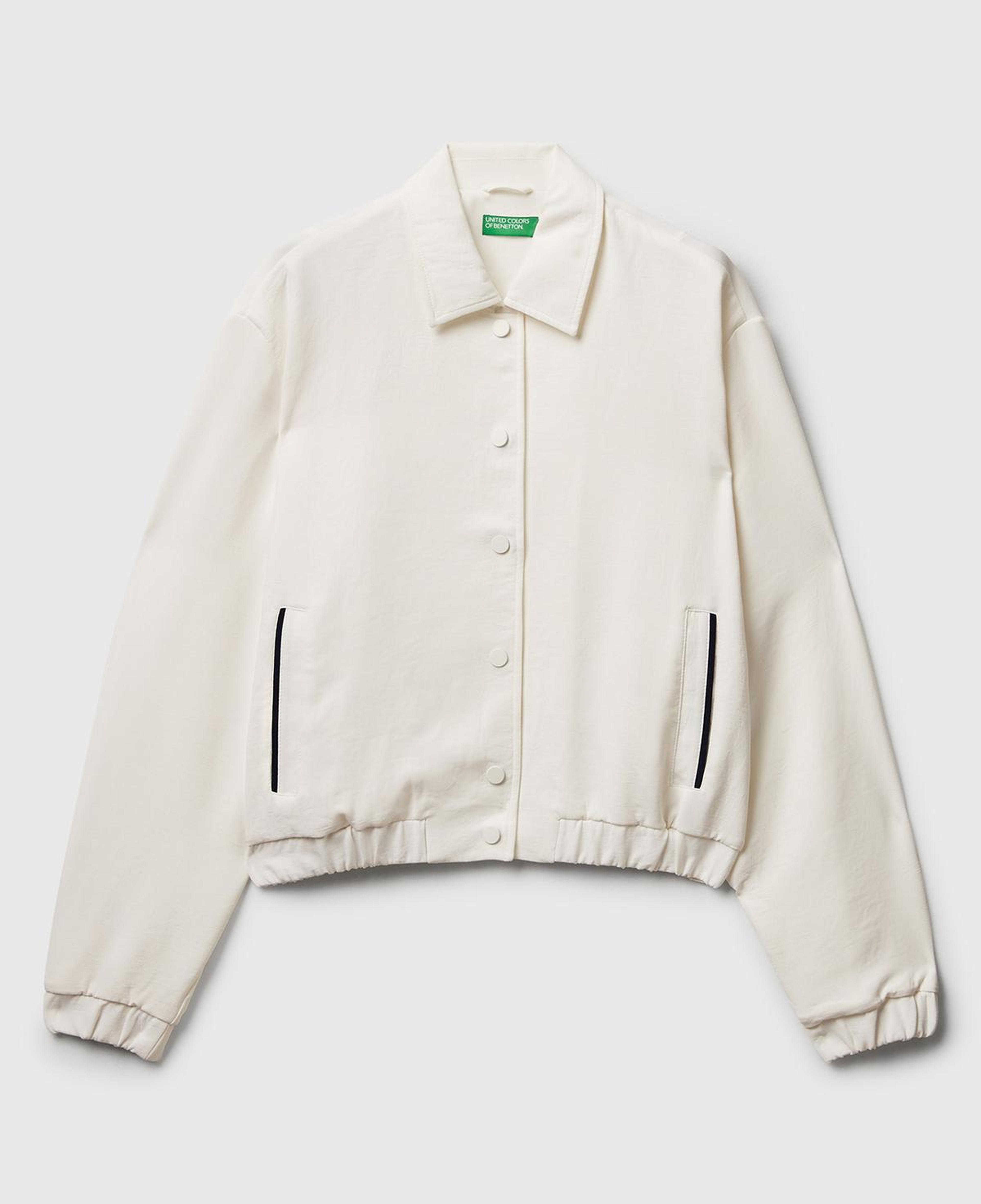 Kadın Krem Viskoz Karışımlı Önü Çıtçıtlı Cepli Gömlek Yaka Ceket