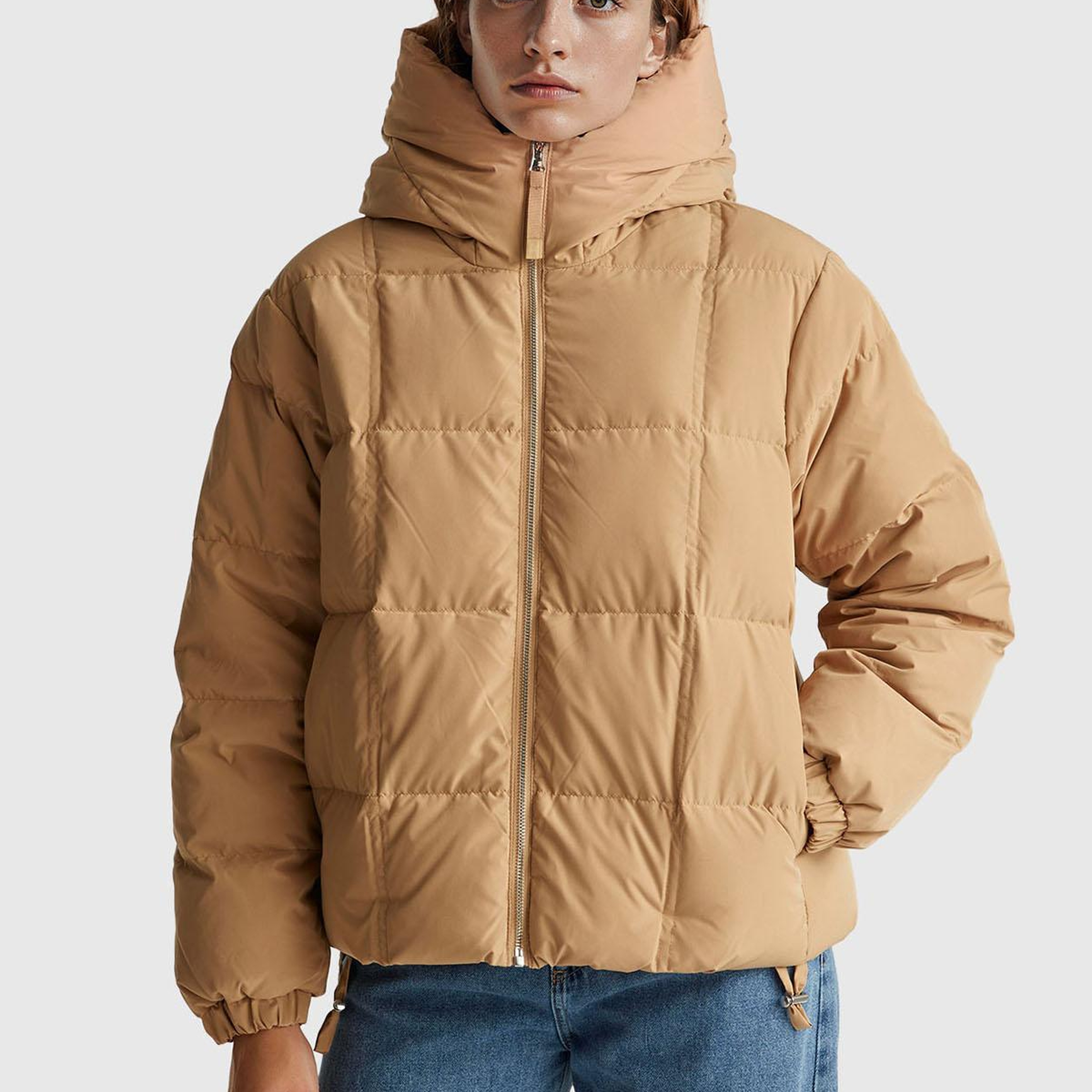 Kadın Açık Kahverengi Kuş Tüyü Kapüşonlu Fermuarlı Kolu Lastikli Şişme Mont