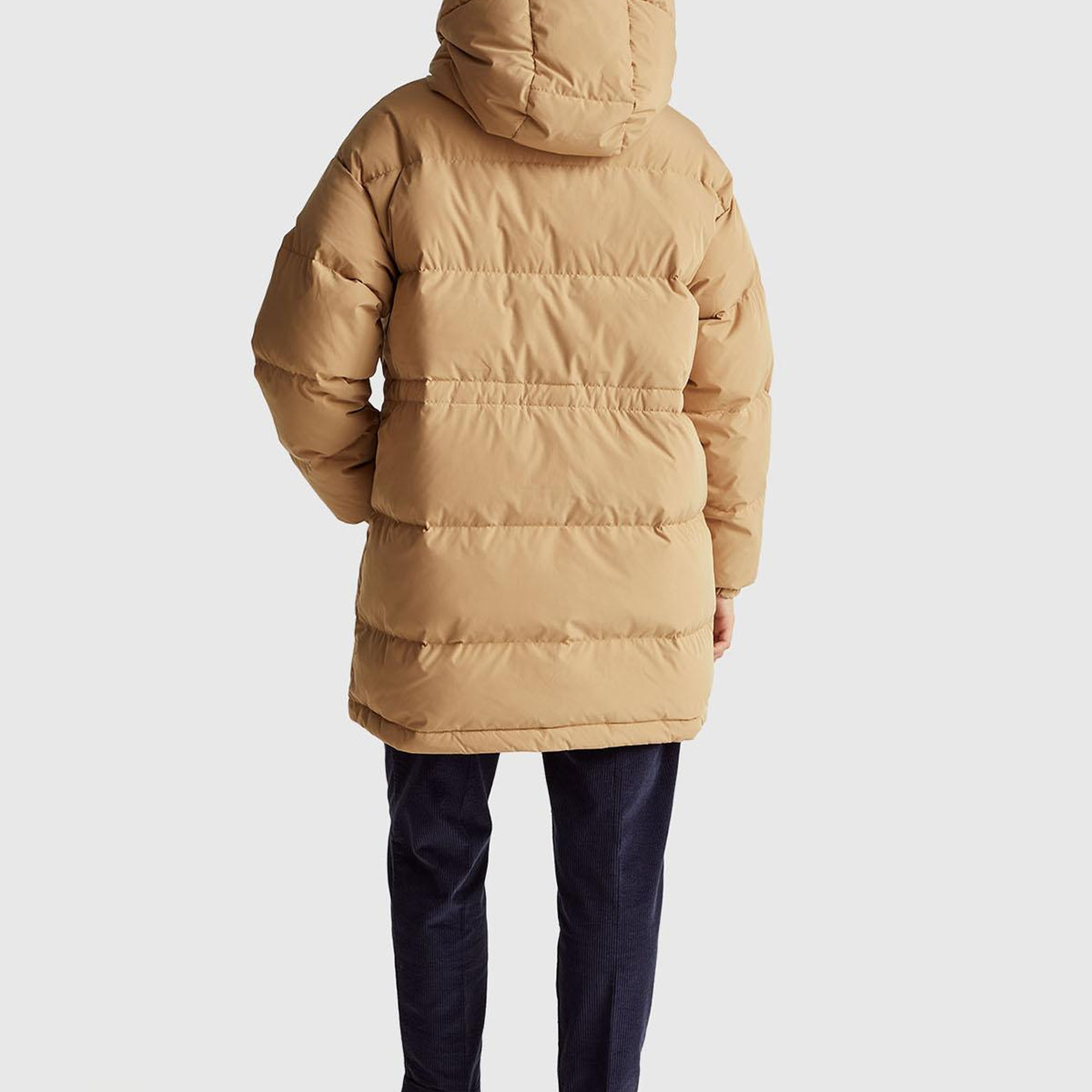 Kadın Açık Kahverengi Kuş Tüyü Beli Bağcıklı Kapüşonlu Uzun Şişme Mont