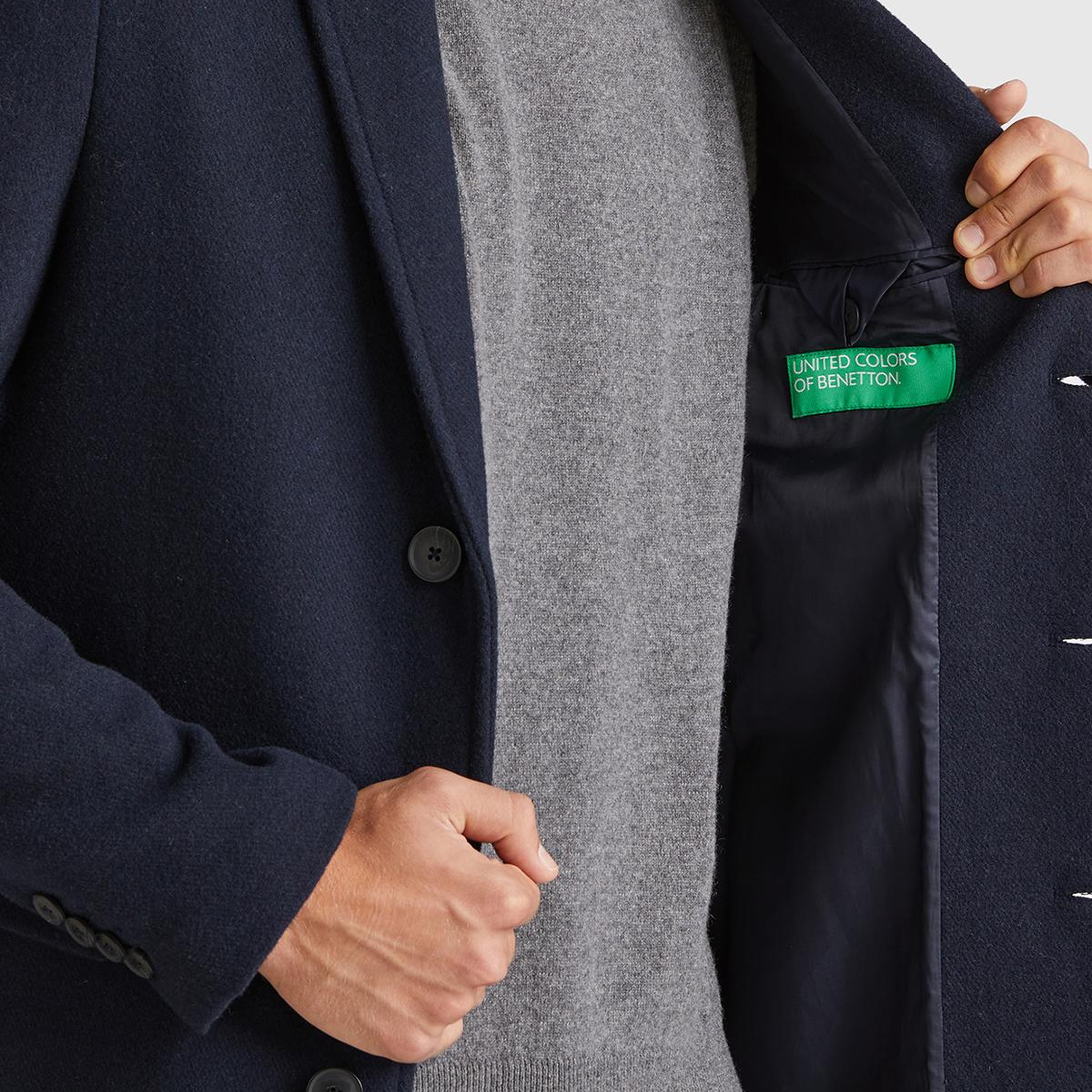 Erkek Lacivert Cep Detaylı Üç Düğmeli Kırlangıç Yaka Kaban