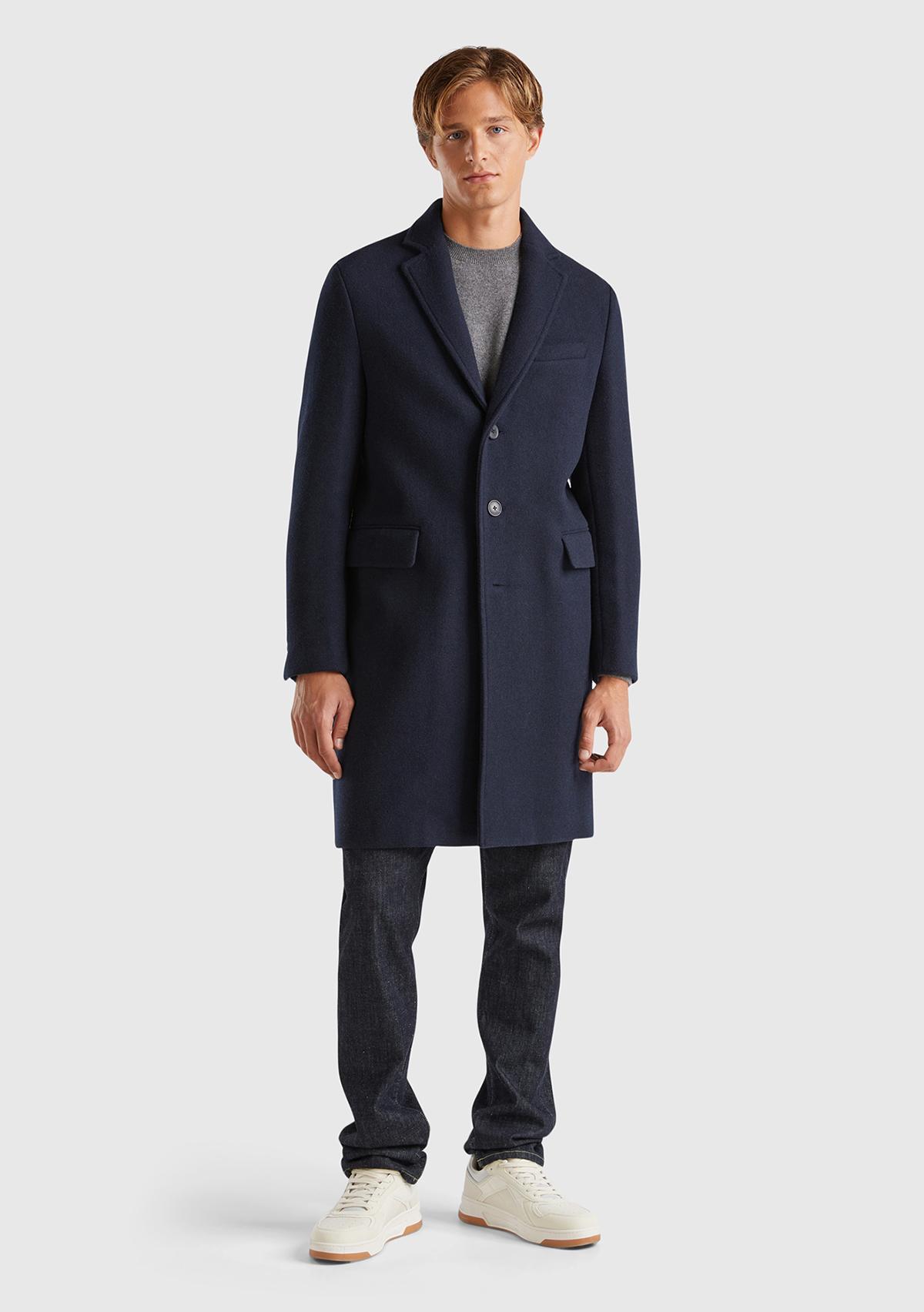 Erkek Lacivert Cep Detaylı Üç Düğmeli Kırlangıç Yaka Kaban