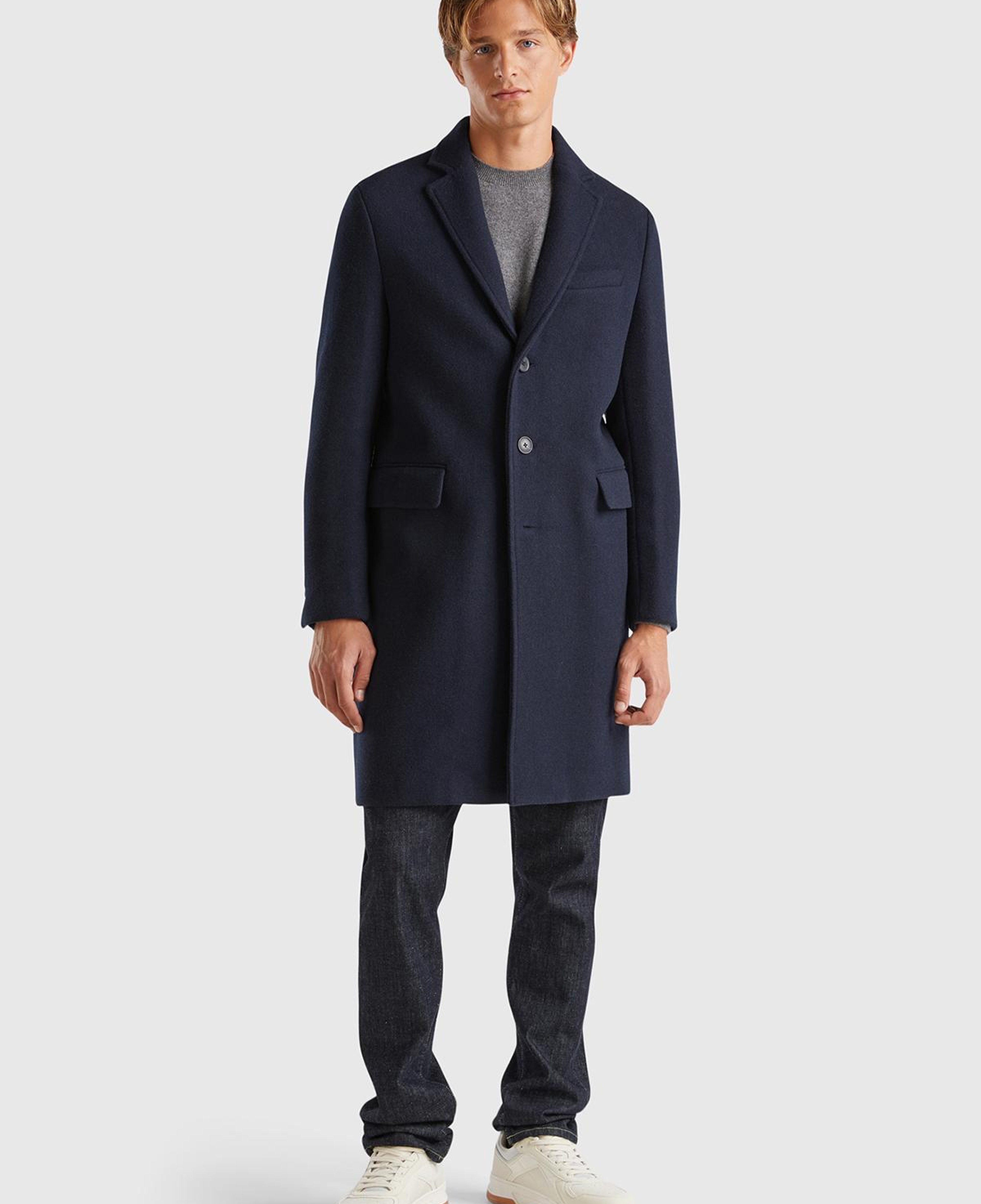 Erkek Lacivert Cep Detaylı Üç Düğmeli Kırlangıç Yaka Kaban