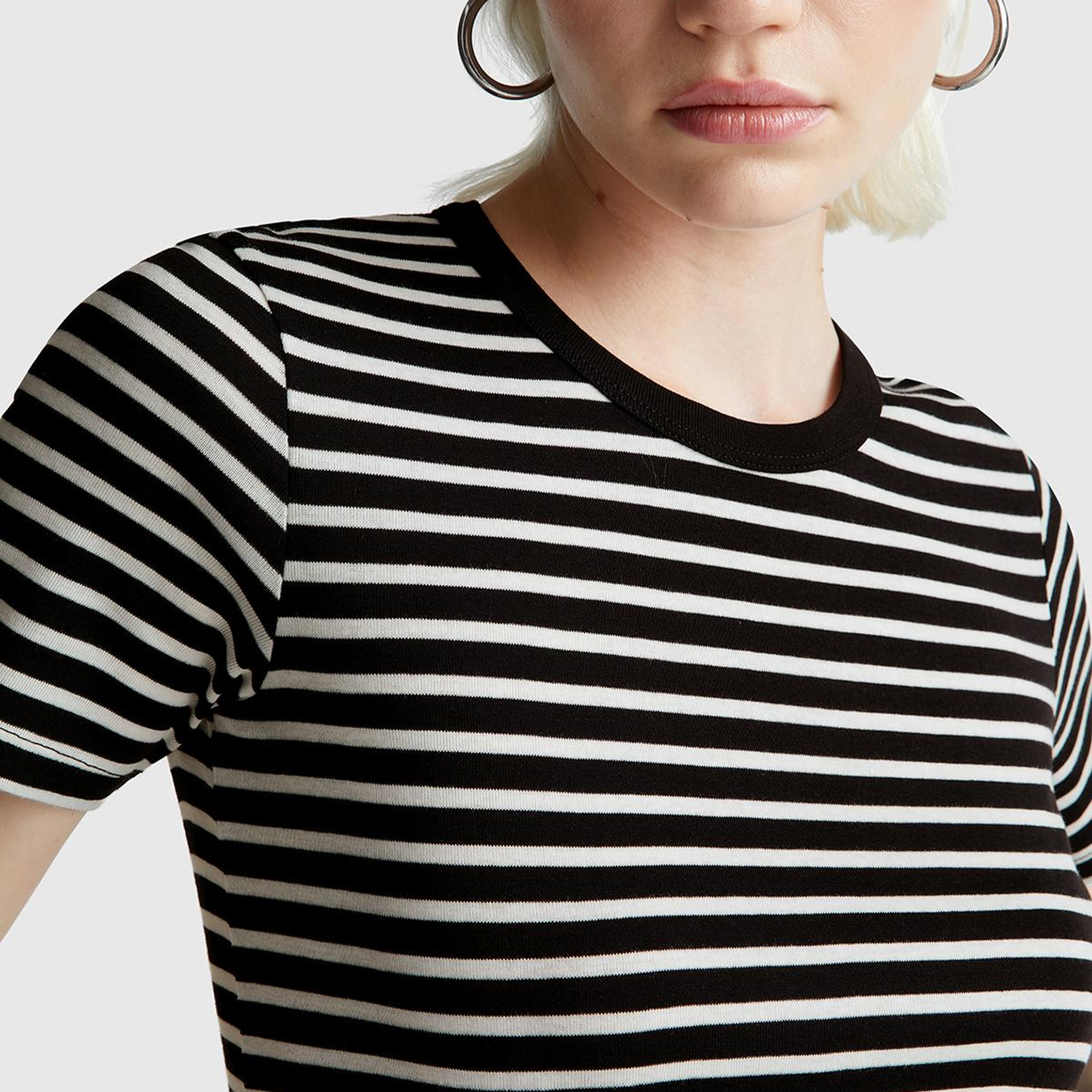 Kadın Siyah %100 Pamuk Sol Altı Logolu Çizgili Bisiklet Yaka T-Shirt