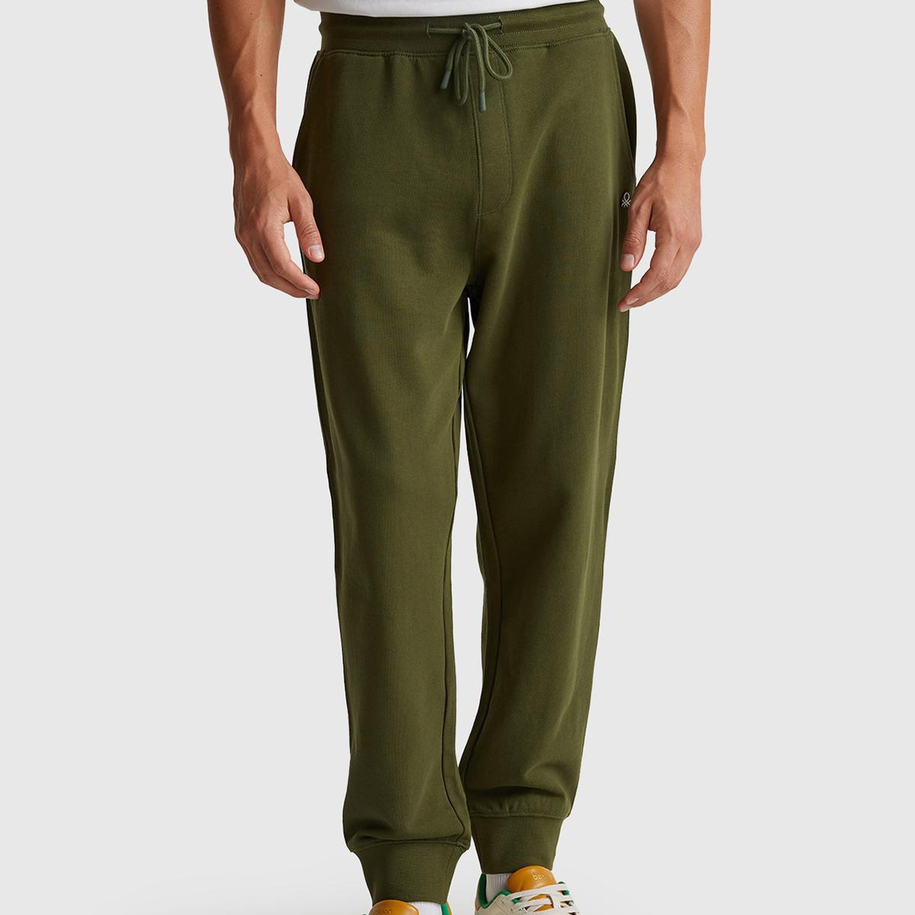 Erkek Haki Yeşilli %100 Pamuk Yanları Cepli Arkası Cep Detaylı Eşofman Altı