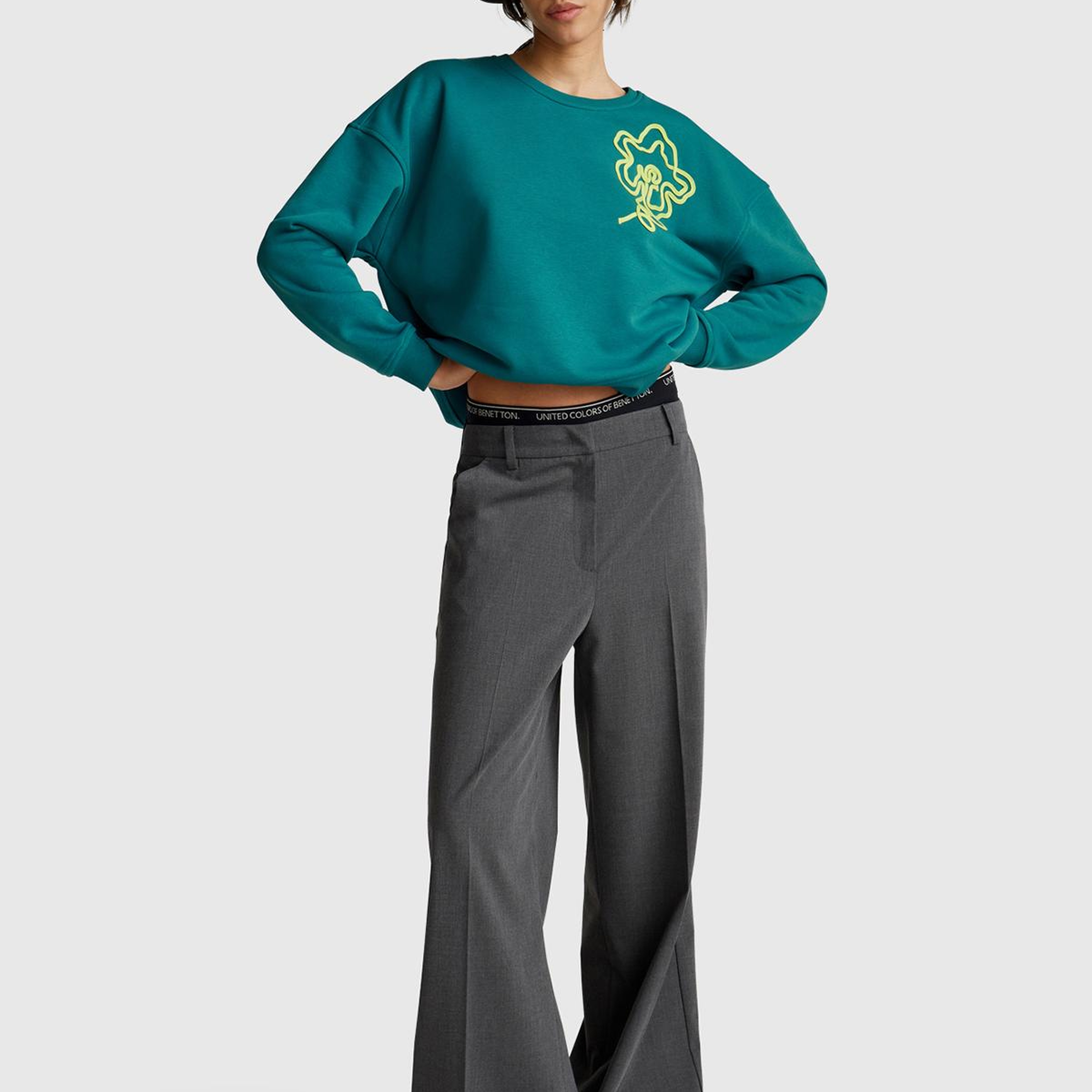 Kadın Koyu Yeşil Koton Karışımlı Çiçek Motifli Sweatshirt