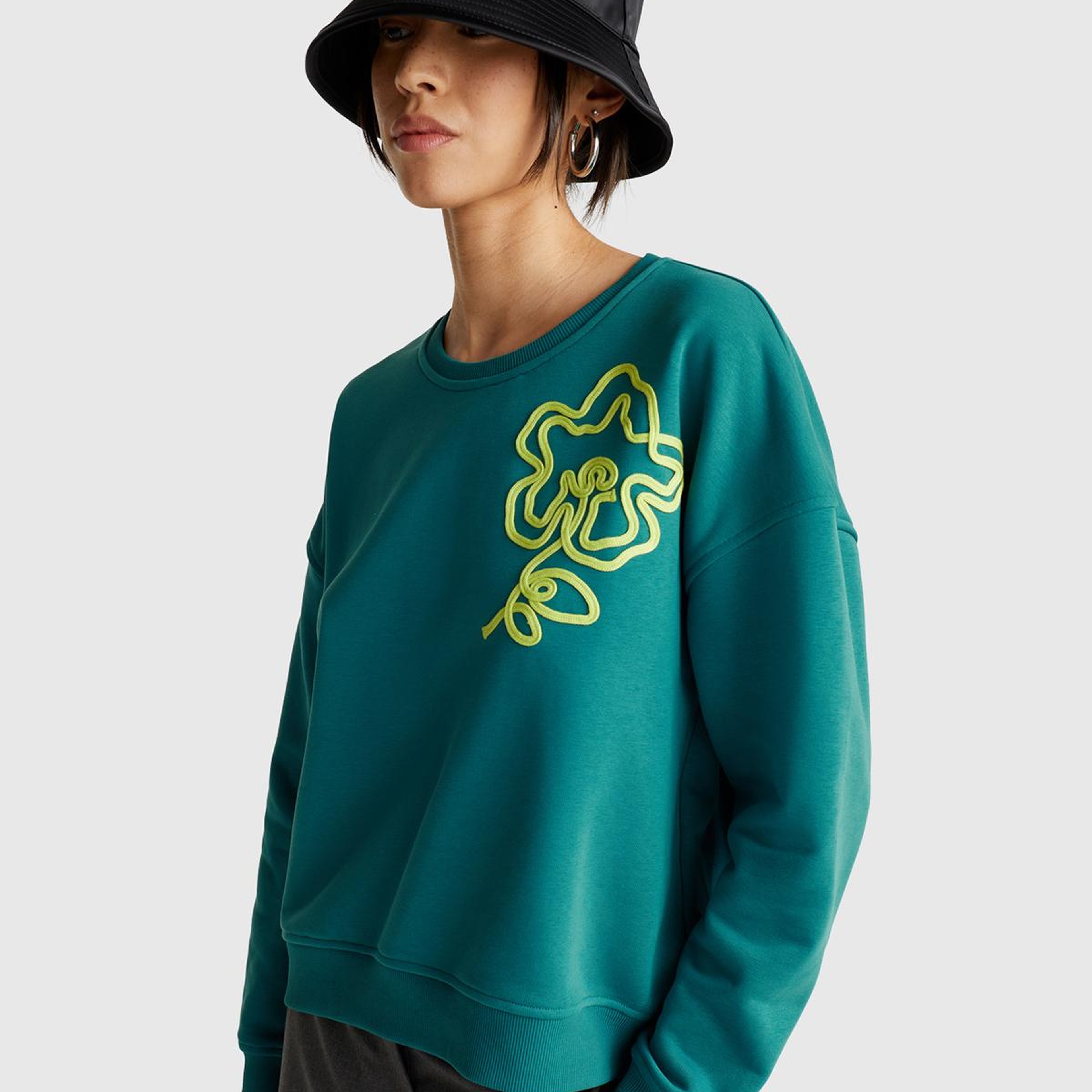 Kadın Koyu Yeşil Koton Karışımlı Çiçek Motifli Sweatshirt