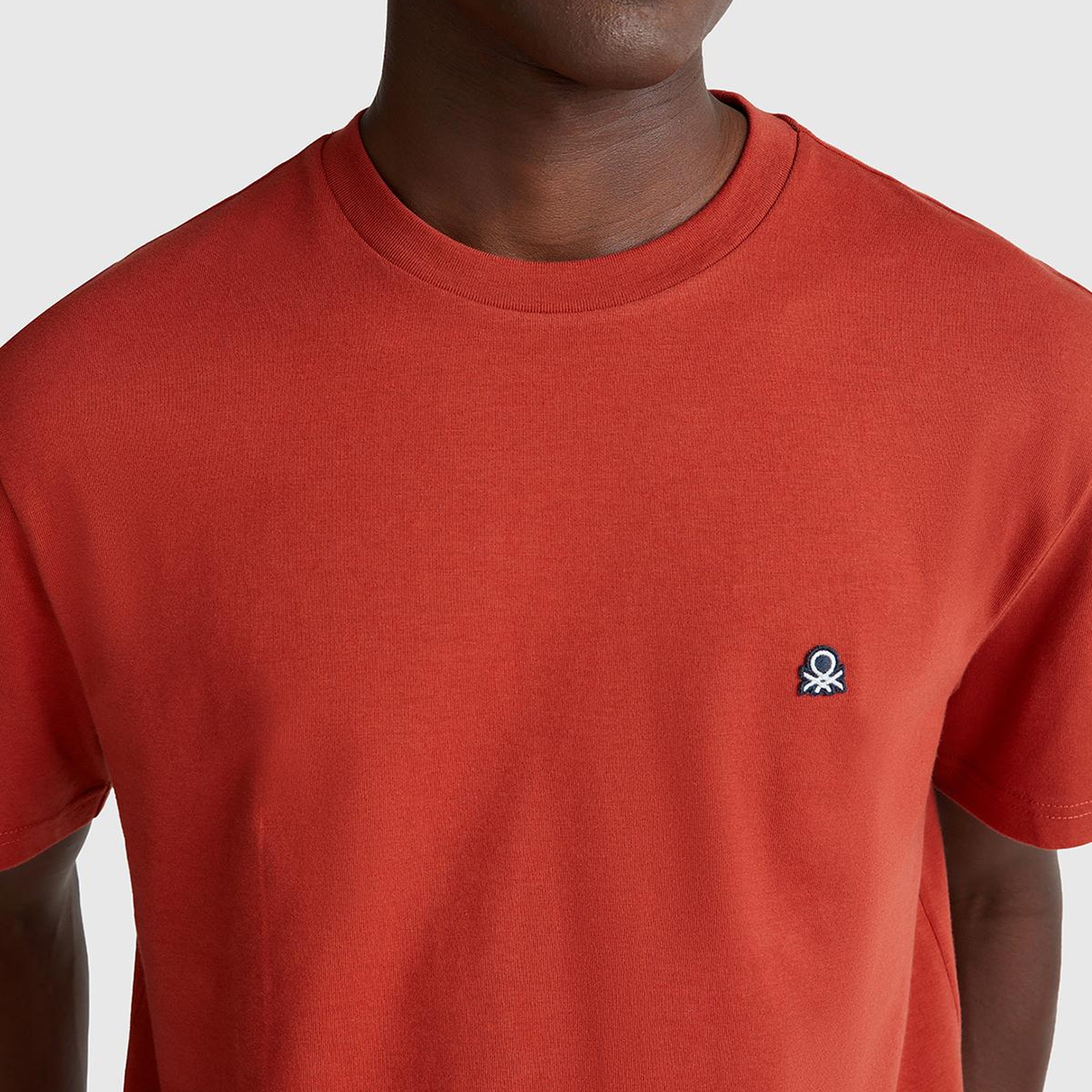 Erkek Kırmızı %100 Koton Benetton Logolu Bisiklet Yaka T-Shirt