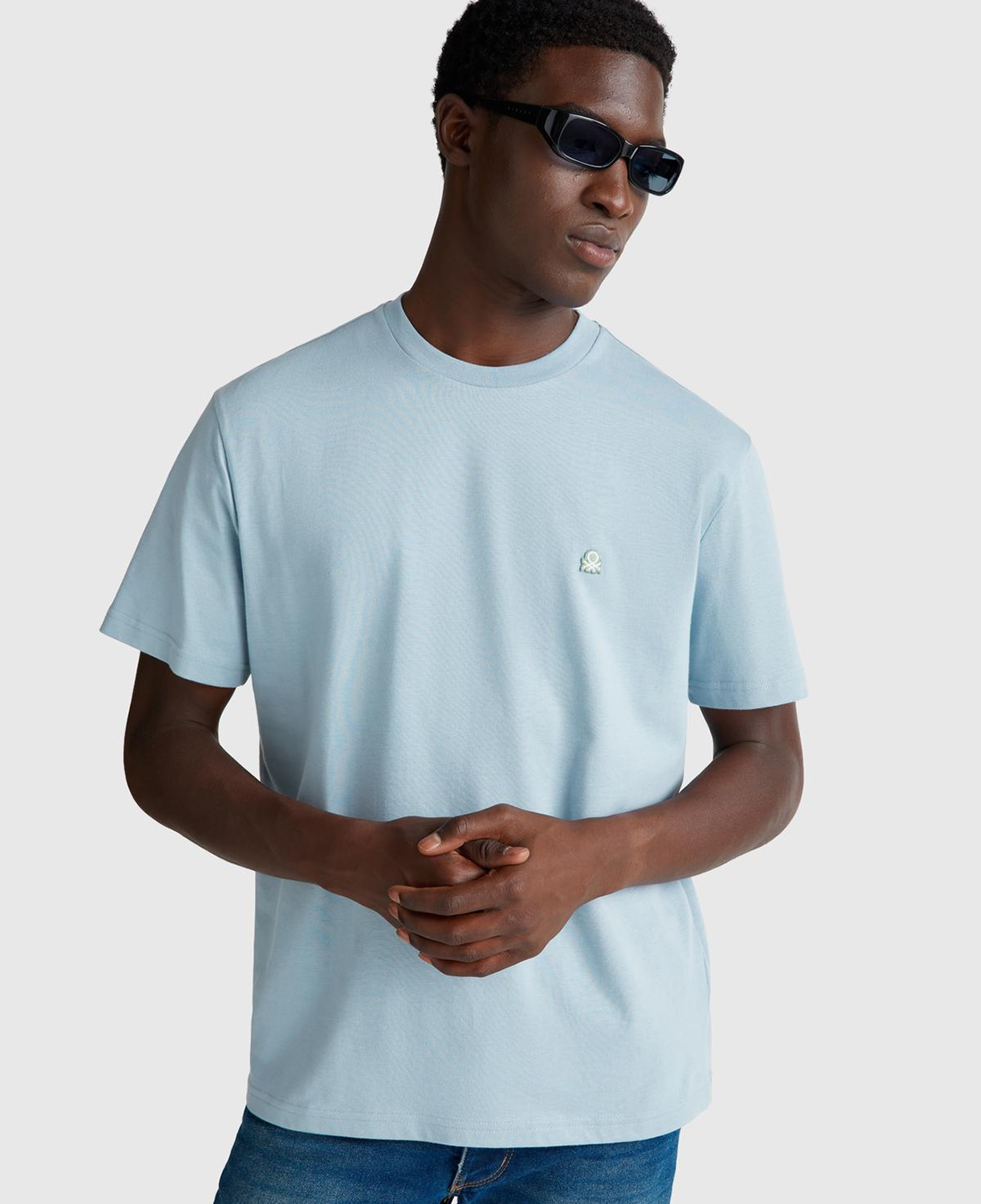 Erkek Açık Mavi %100 Koton Benetton Logolu Bisiklet Yaka T-Shirt