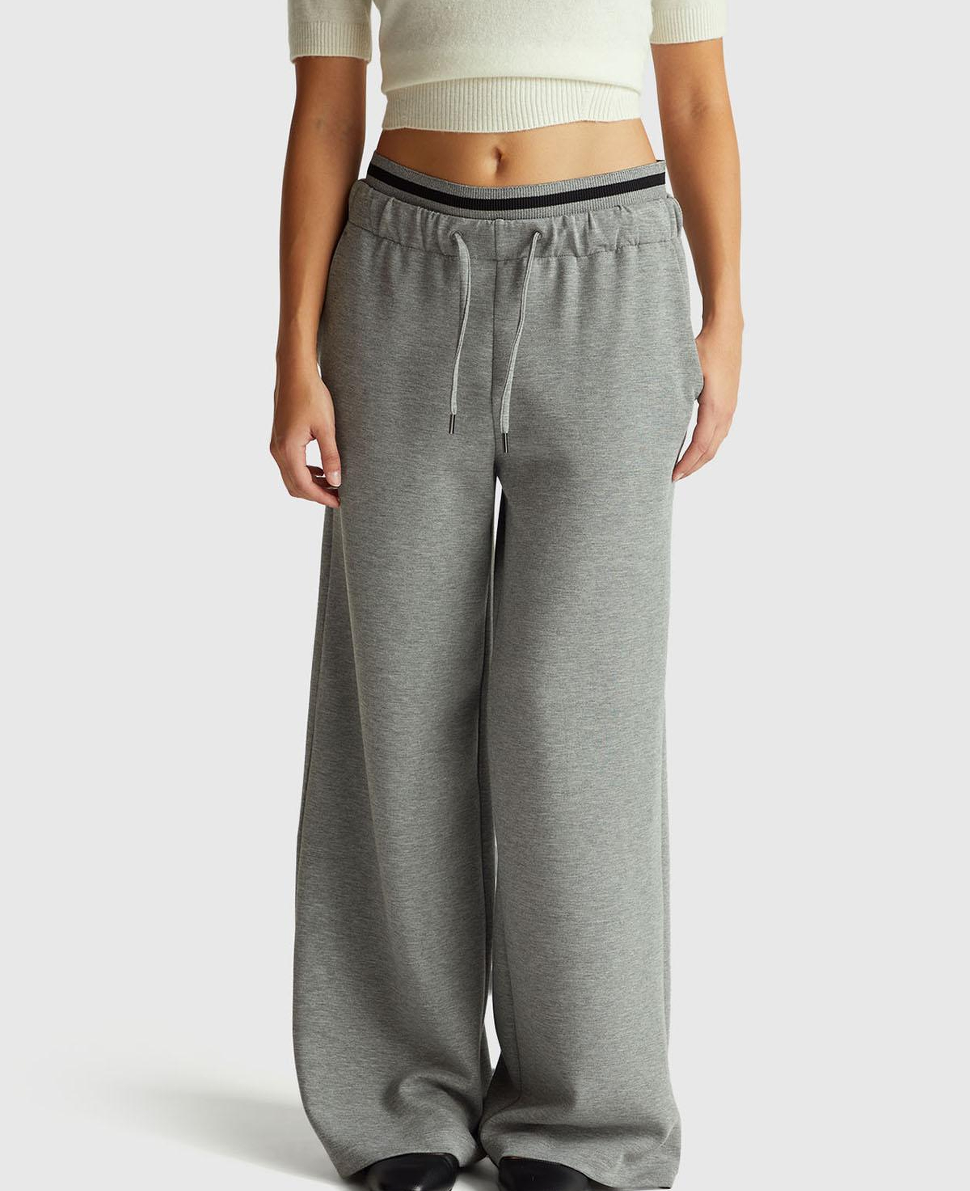 Kadın Açık Gri Modal Karışımlı Cepli Beli Bağcıklı Geniş Paça Eşofman Altı