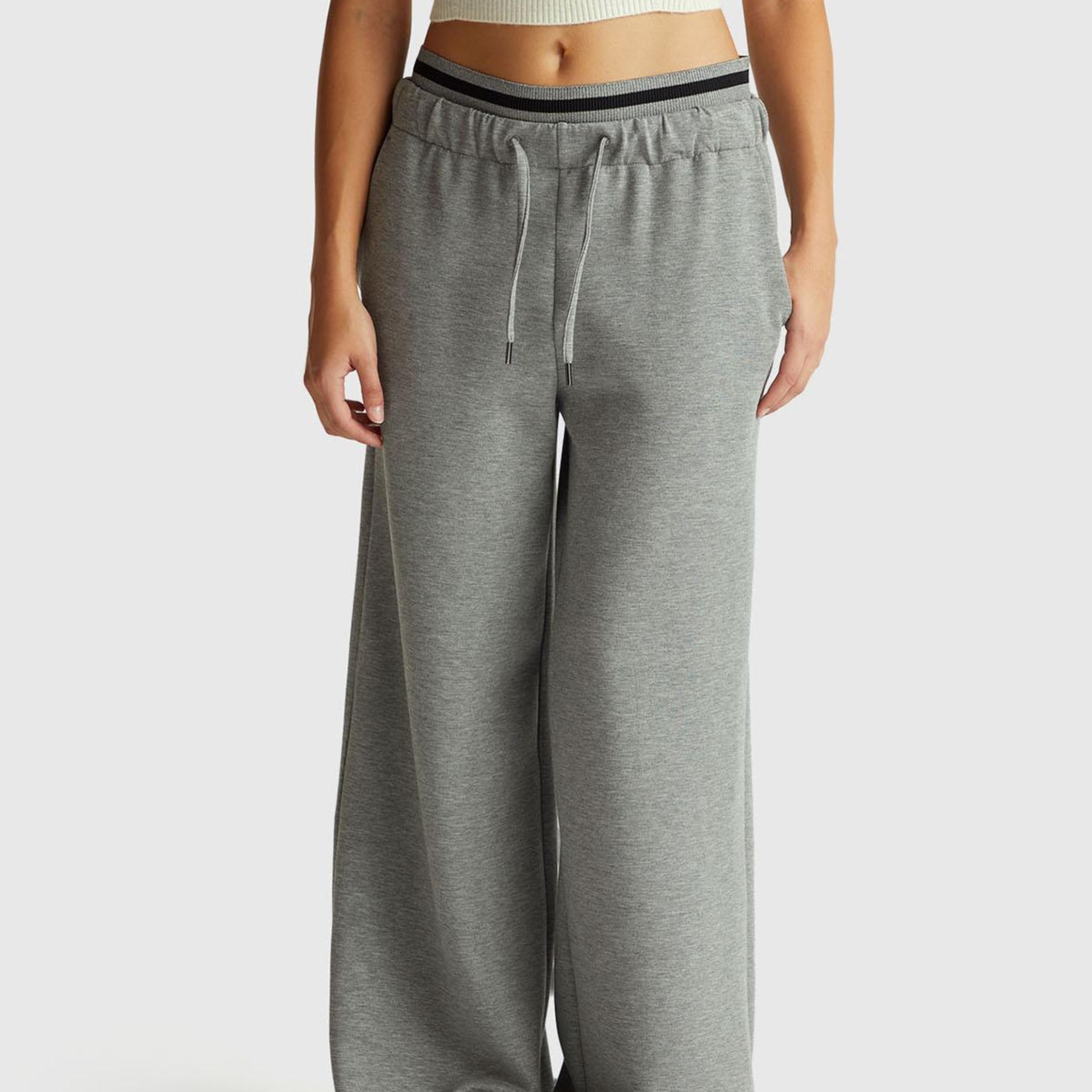 Kadın Açık Gri Modal Karışımlı Cepli Beli Bağcıklı Geniş Paça Eşofman Altı