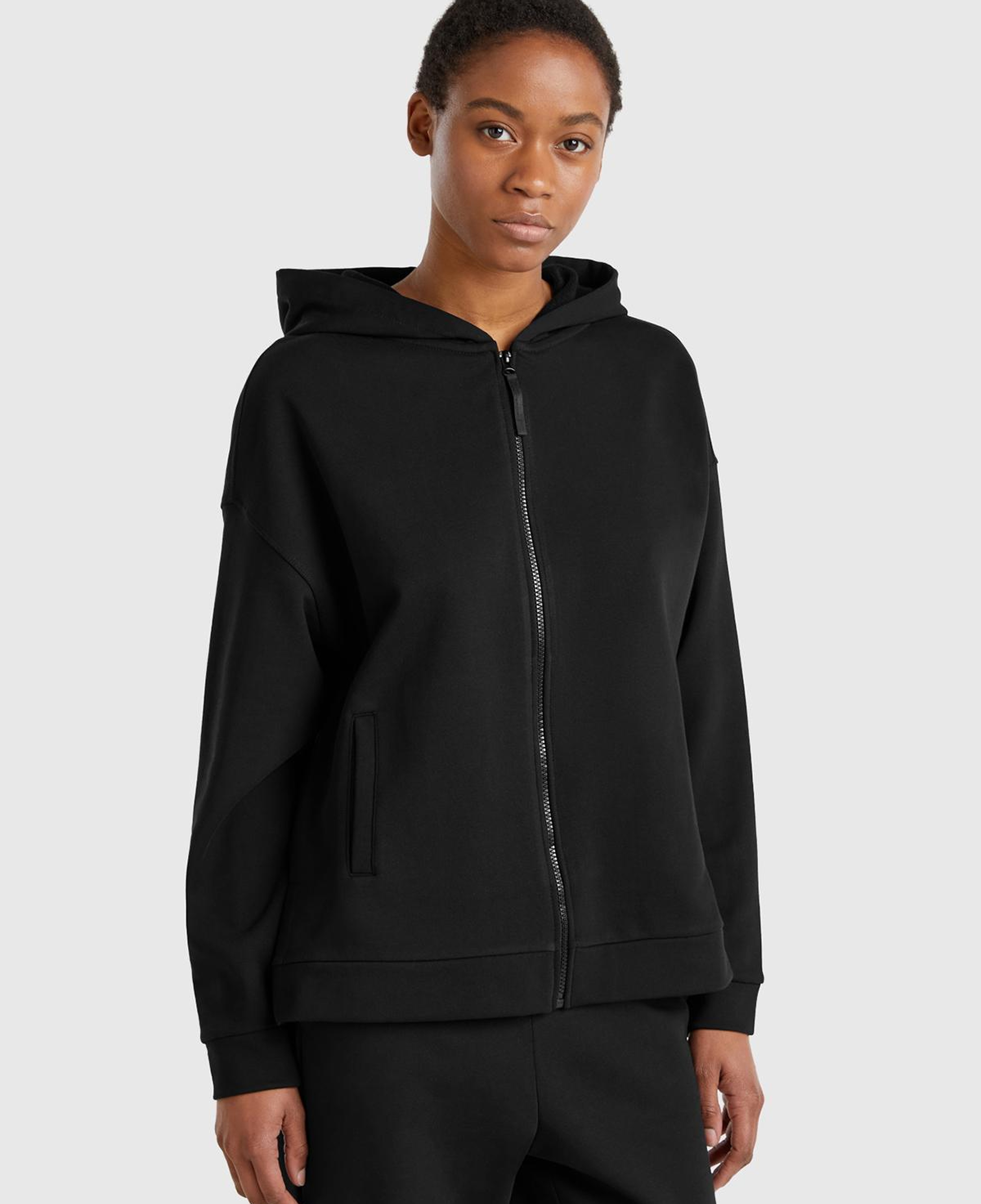 Kadın Siyah Logo Baskı Detaylı Kapüşonlu Relax Fit Sweatshirt