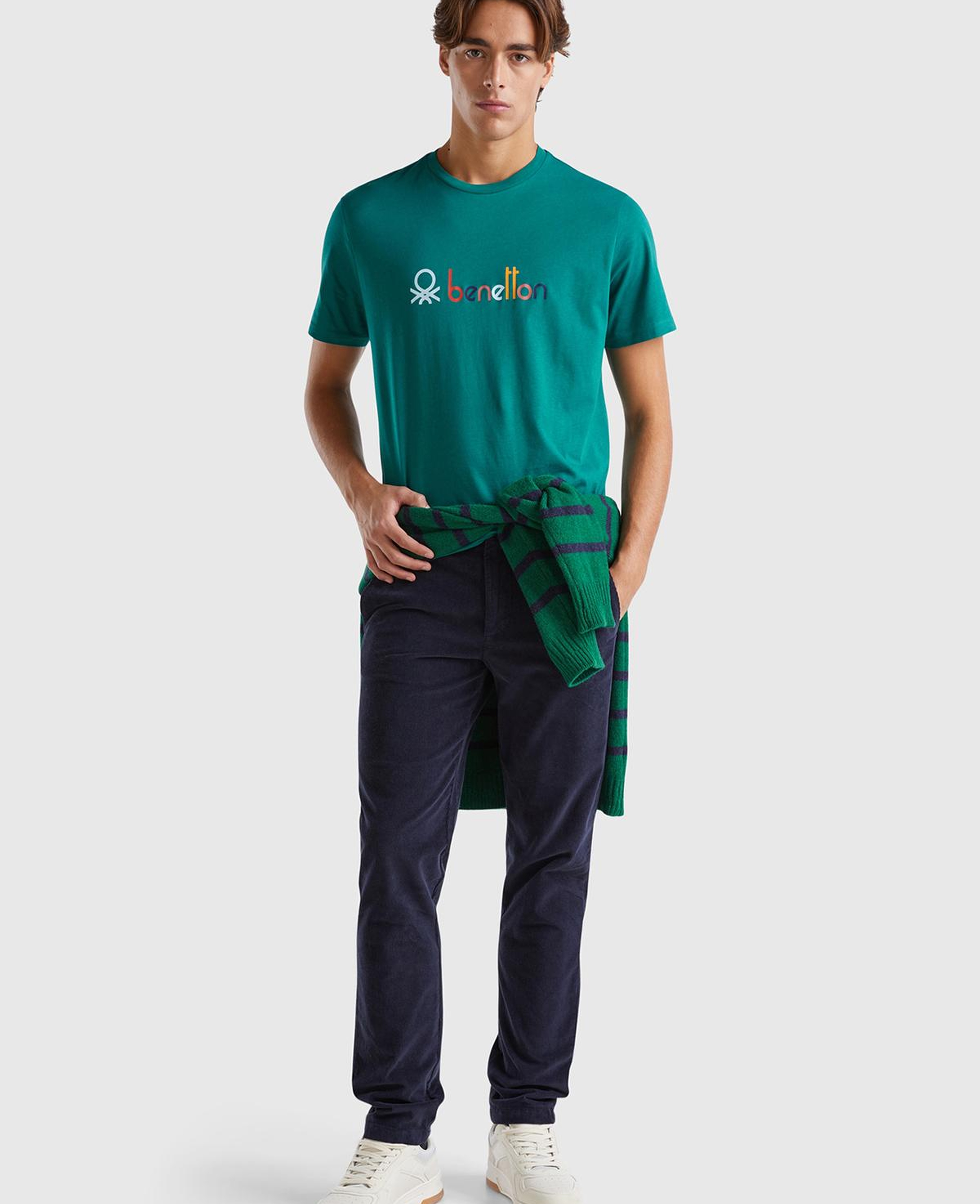 Erkek Lacivert Pamuk Karışımlı Arkası Biyeli Cepli Dar Kesim Kadife Pantolon