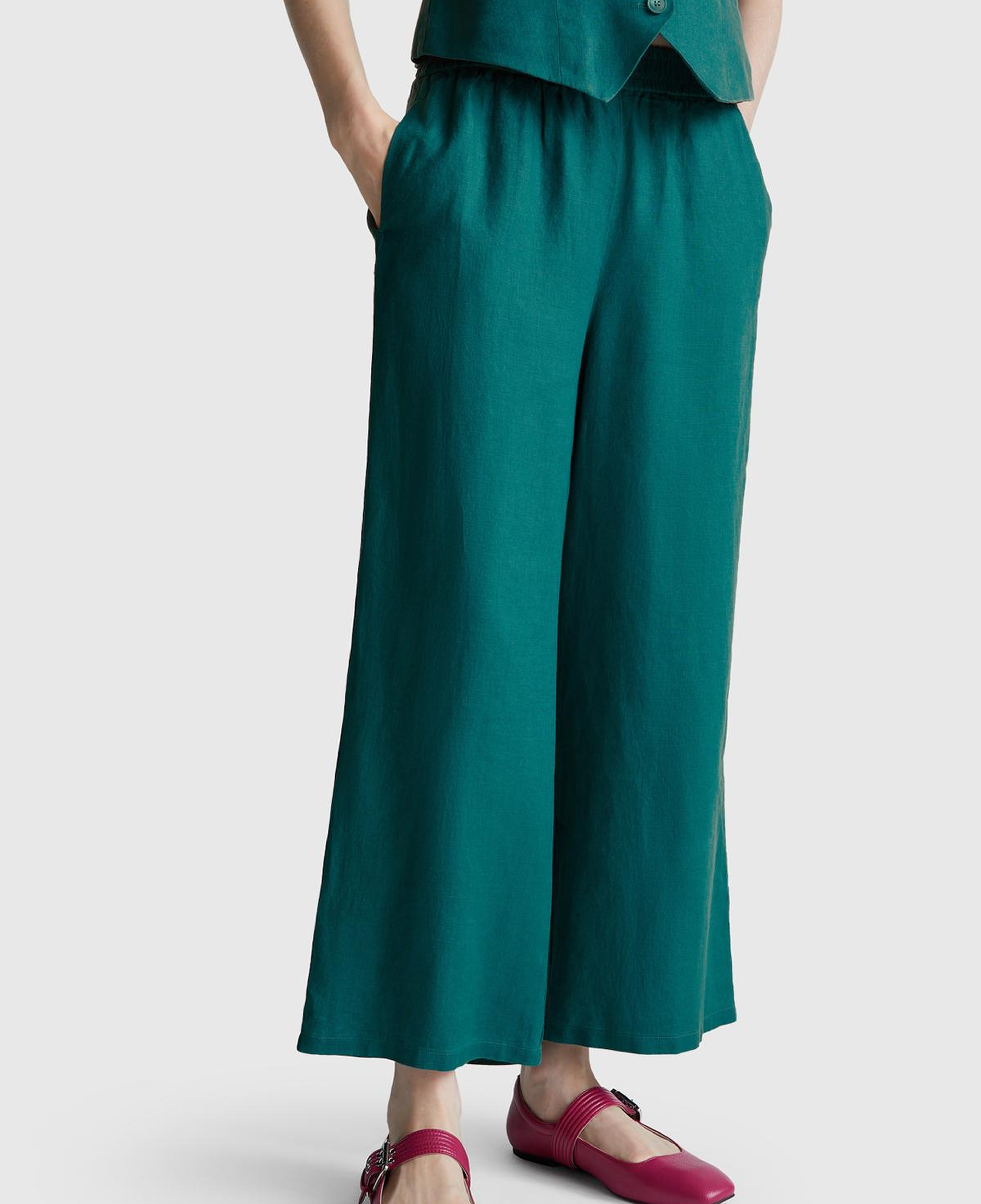 Kadın Koyu Yeşil %100 Keten Beli Lastikli Bol Kısa Paça Pantolon