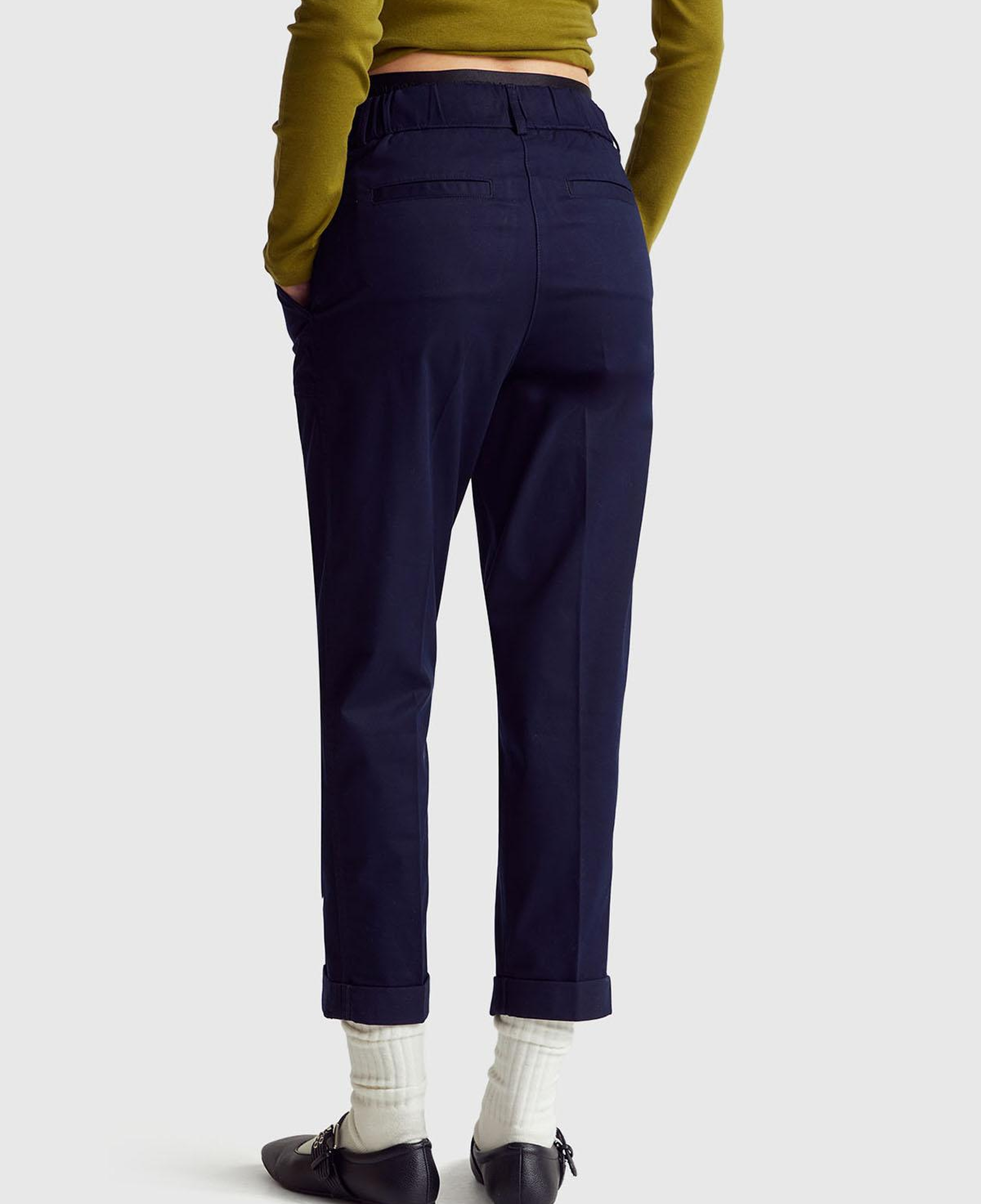 Kadın Lacivert Pamuk Karışımlı Önü Dikiş Detaylı Paçası Kıvrık Pantolon