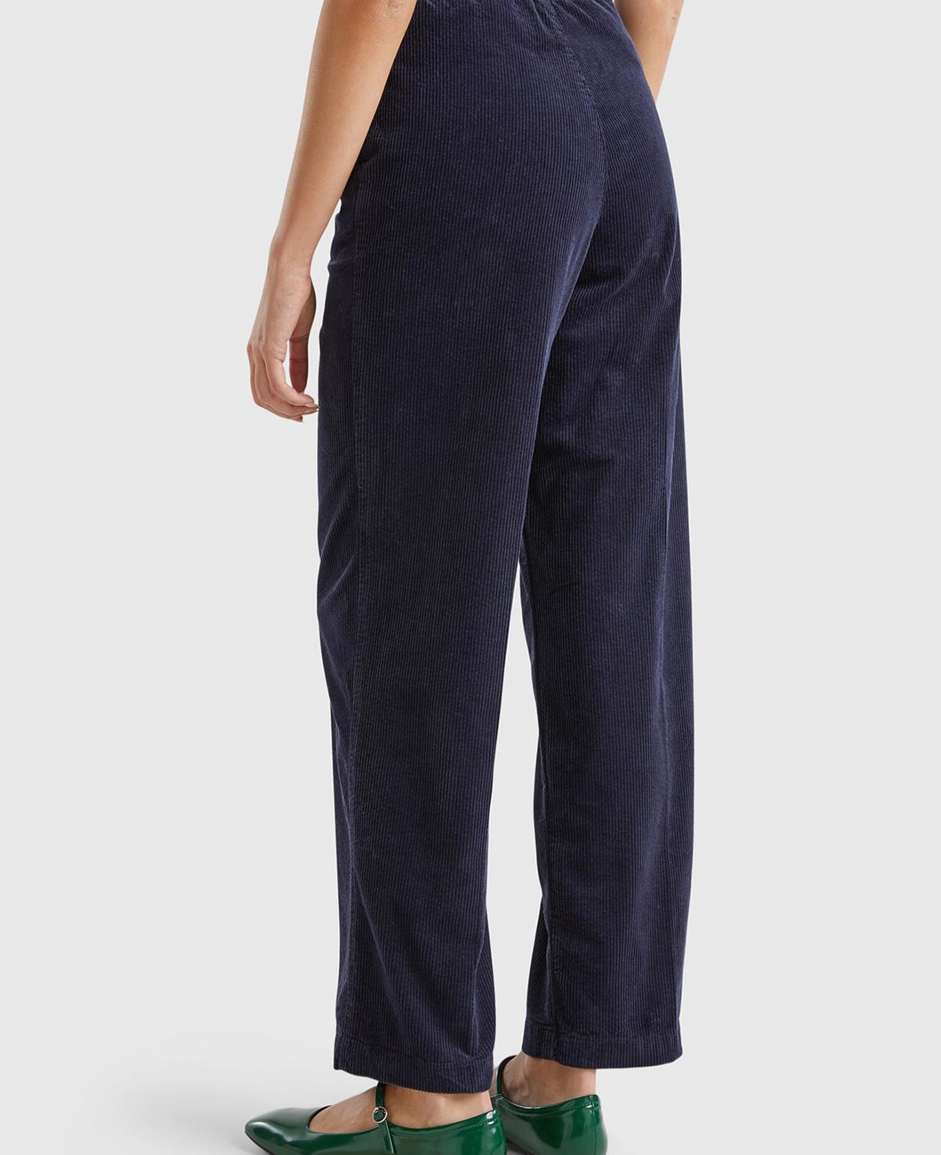 Kadın Lacivert Pamuk Karışımlı Arkası Lastikli Cepli Geniş Paça Kadife Pantolon