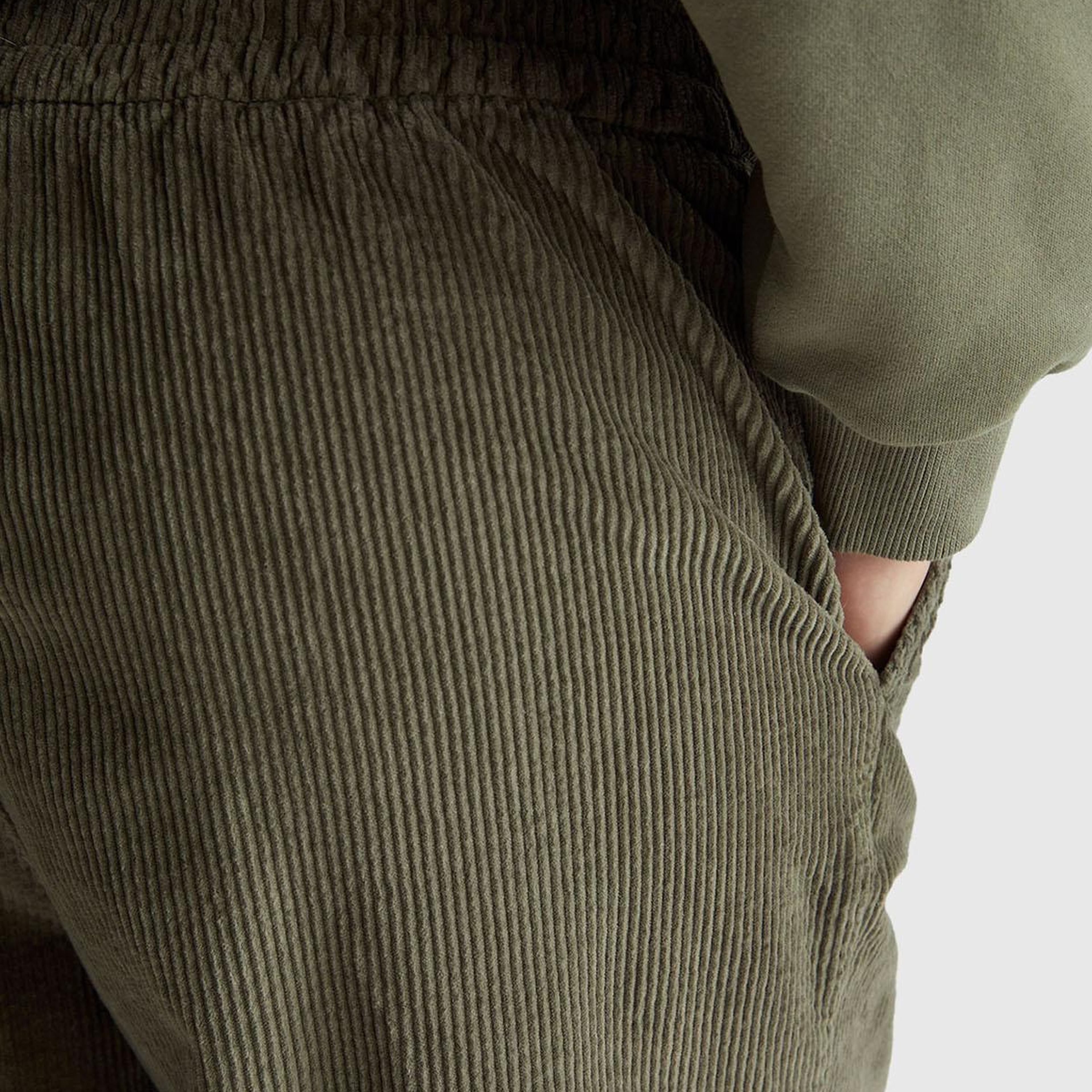 Kadın Haki Pamuk Karışımlı Arkası Lastikli Cepli Geniş Paça Kadife Pantolon