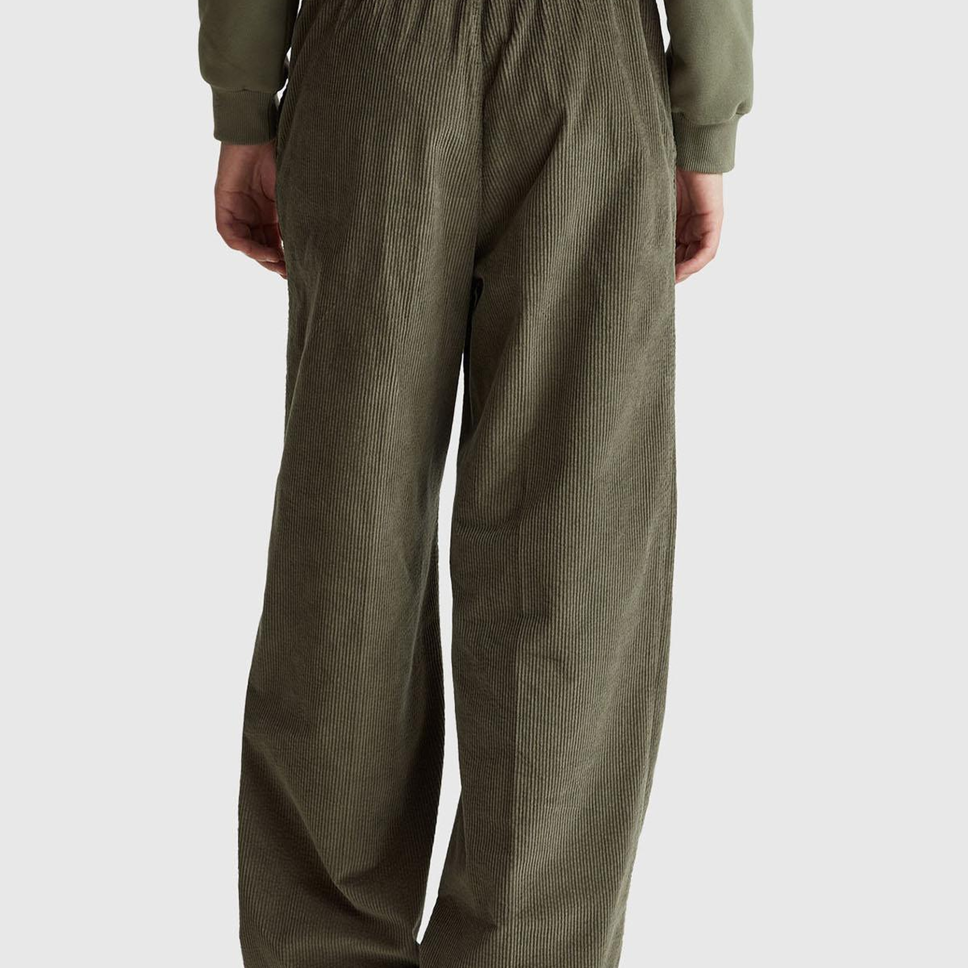 Kadın Haki Pamuk Karışımlı Arkası Lastikli Cepli Geniş Paça Kadife Pantolon