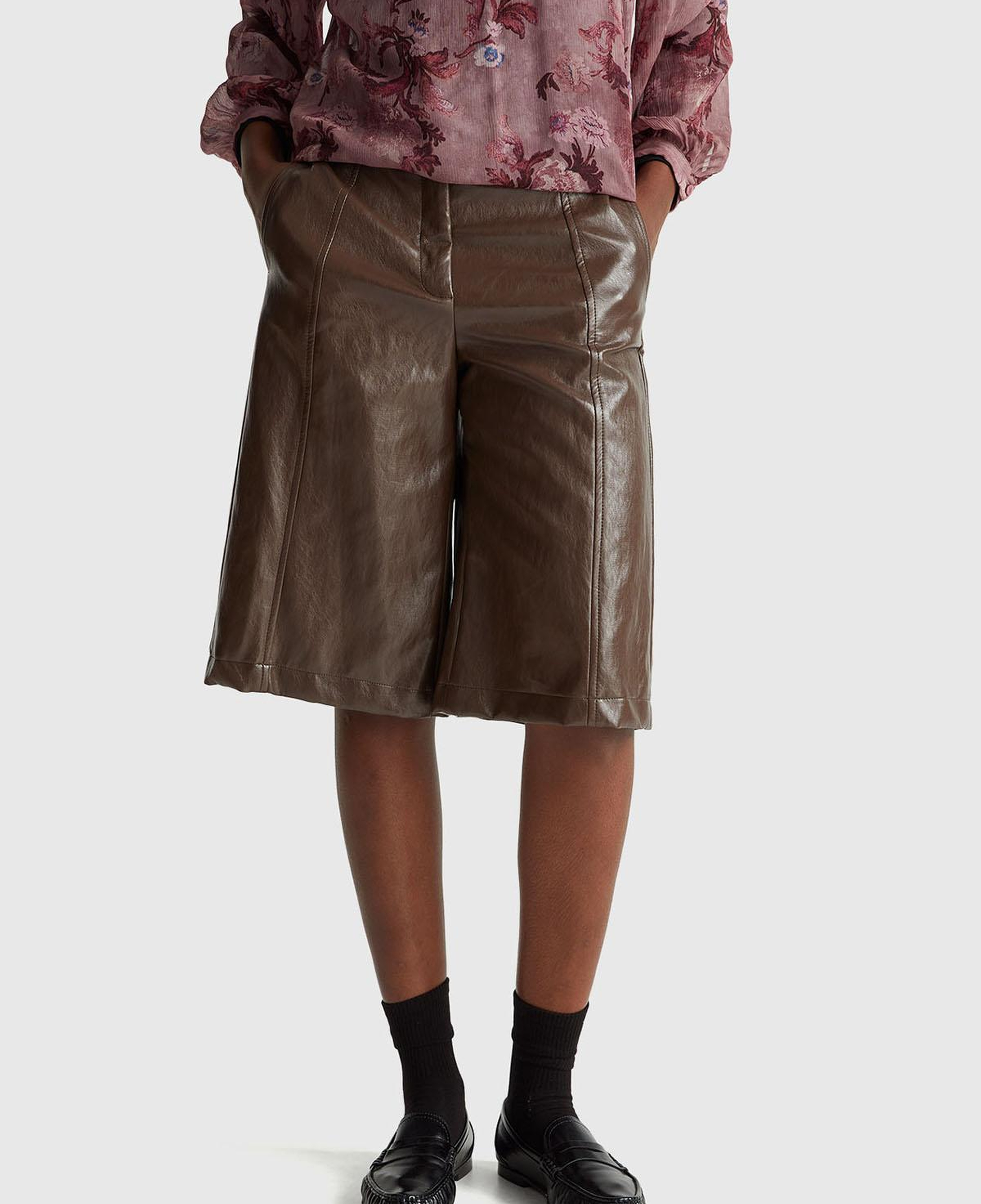 Kadın Koyu Kahverengi Suni Deri Bermuda Şort