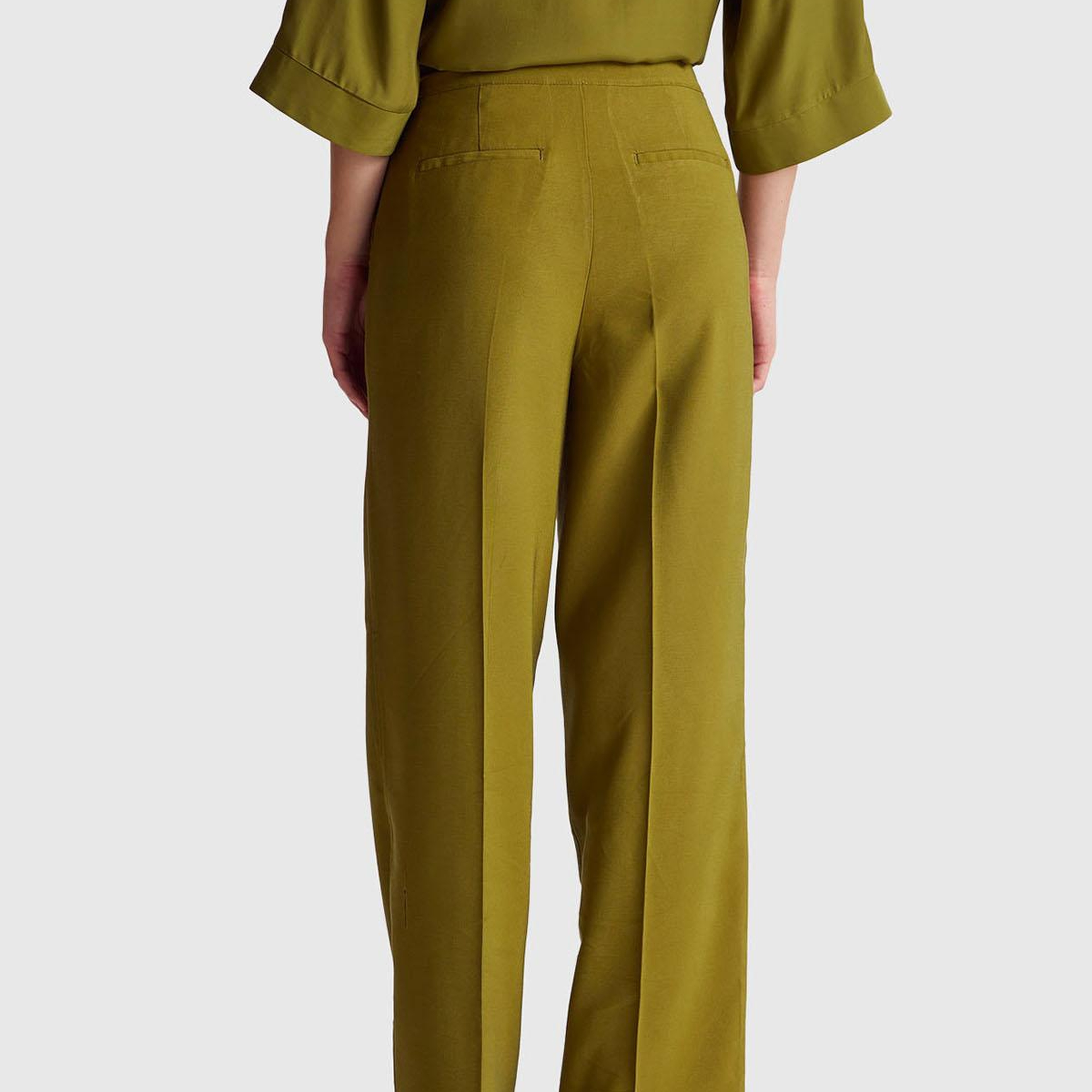 Kadın Haki Yeşili Viskoz Karışımlı Arka Cep Detaylı Geniş Paça Pantolon