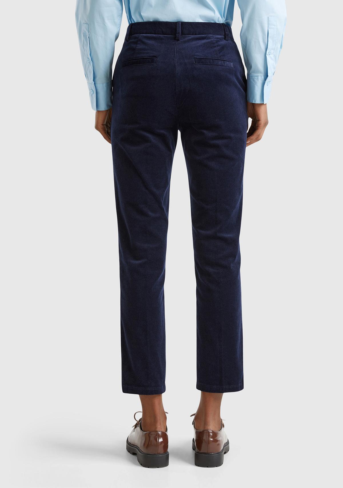 Kadın Lacivert Pamuk ve Modal Karışımlı Önü Cepli Kadife Chino Pantolon