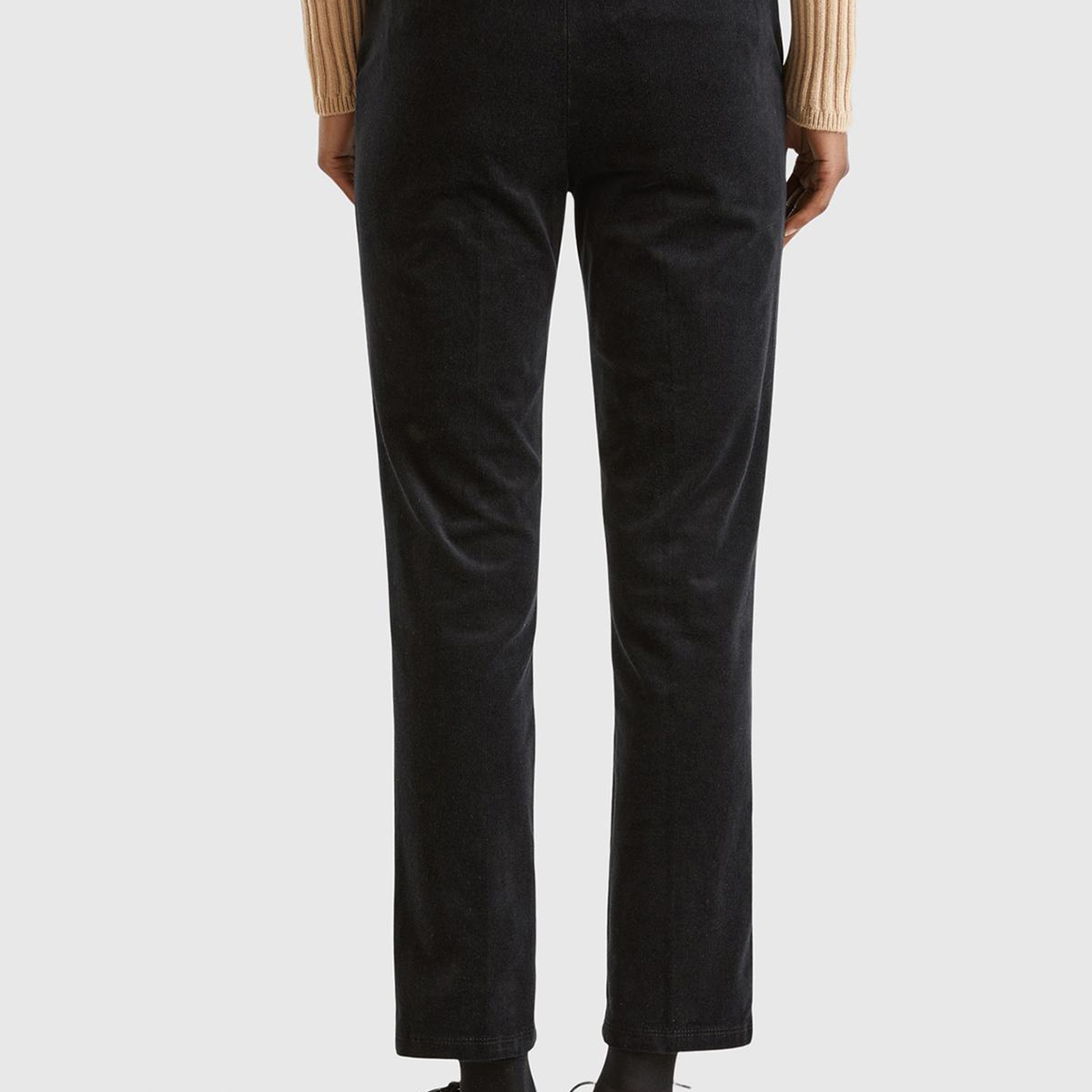 Kadın Siyah Pamuk ve Modal Karışımlı Önü Cepli Kadife Chino Pantolon