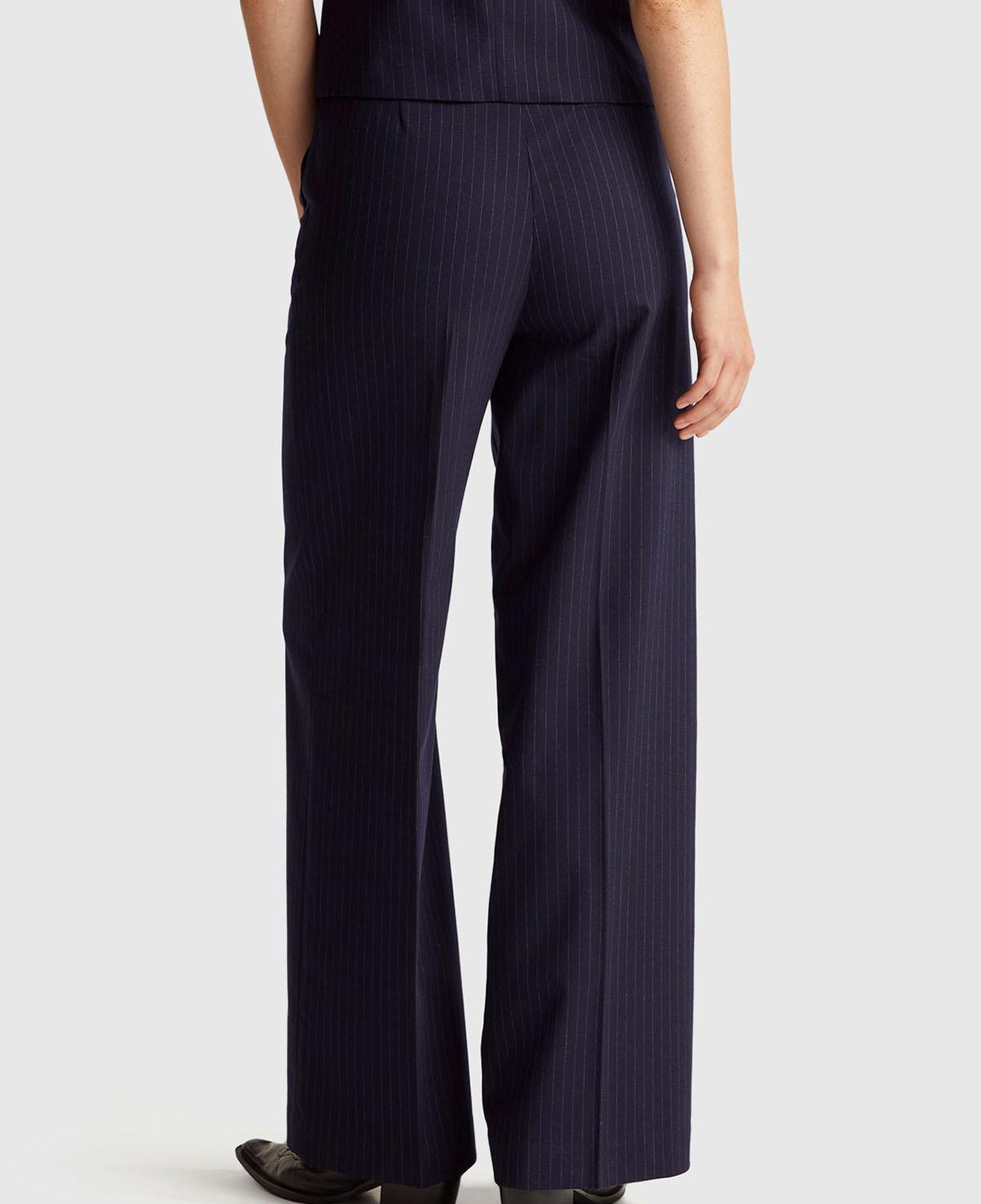 Kadın Lacivert Desenli Viskoz Karışımlı Cepli Bol Paça Pantolon