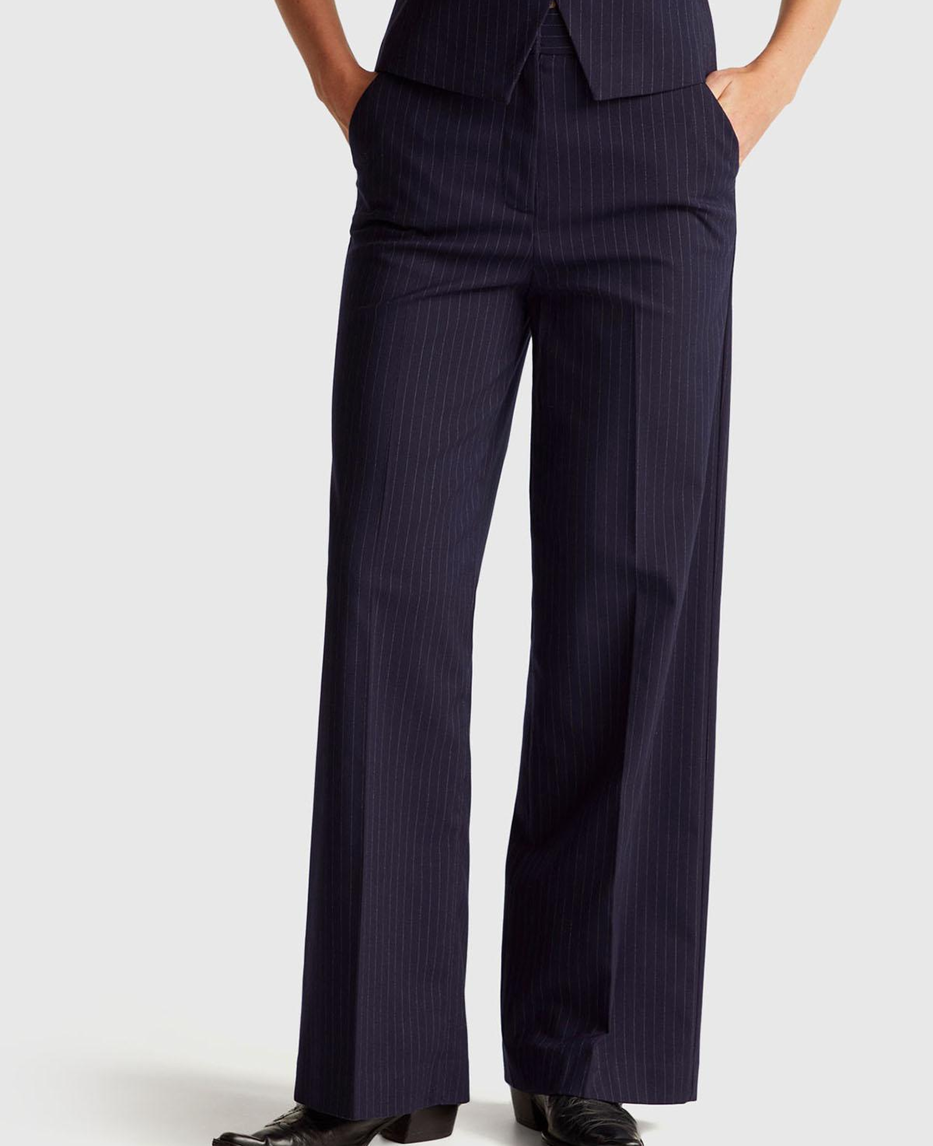 Kadın Lacivert Desenli Viskoz Karışımlı Cepli Bol Paça Pantolon