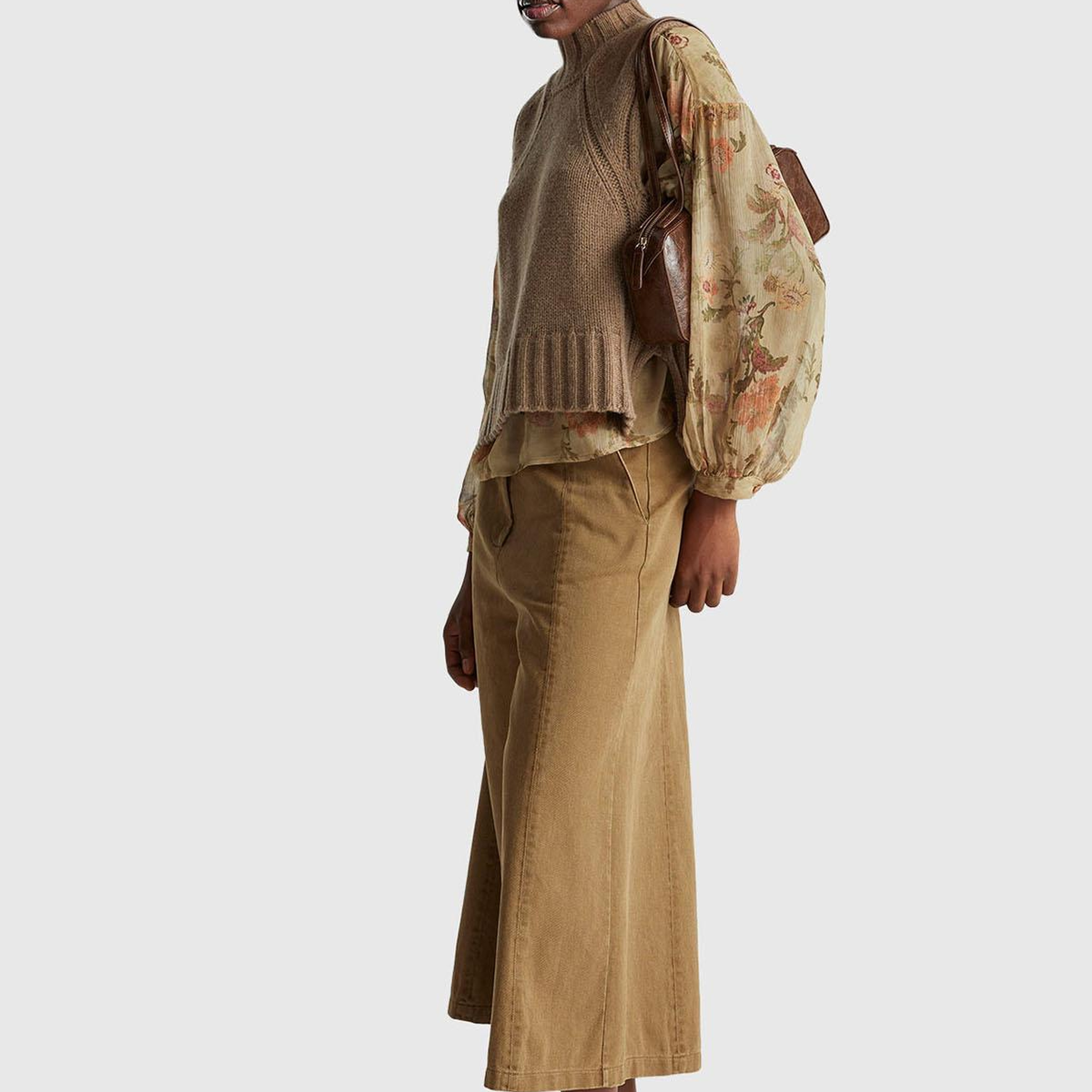 Kadın Bej %100 Viskoz Çiçek Desenli Dökümlü Bluz