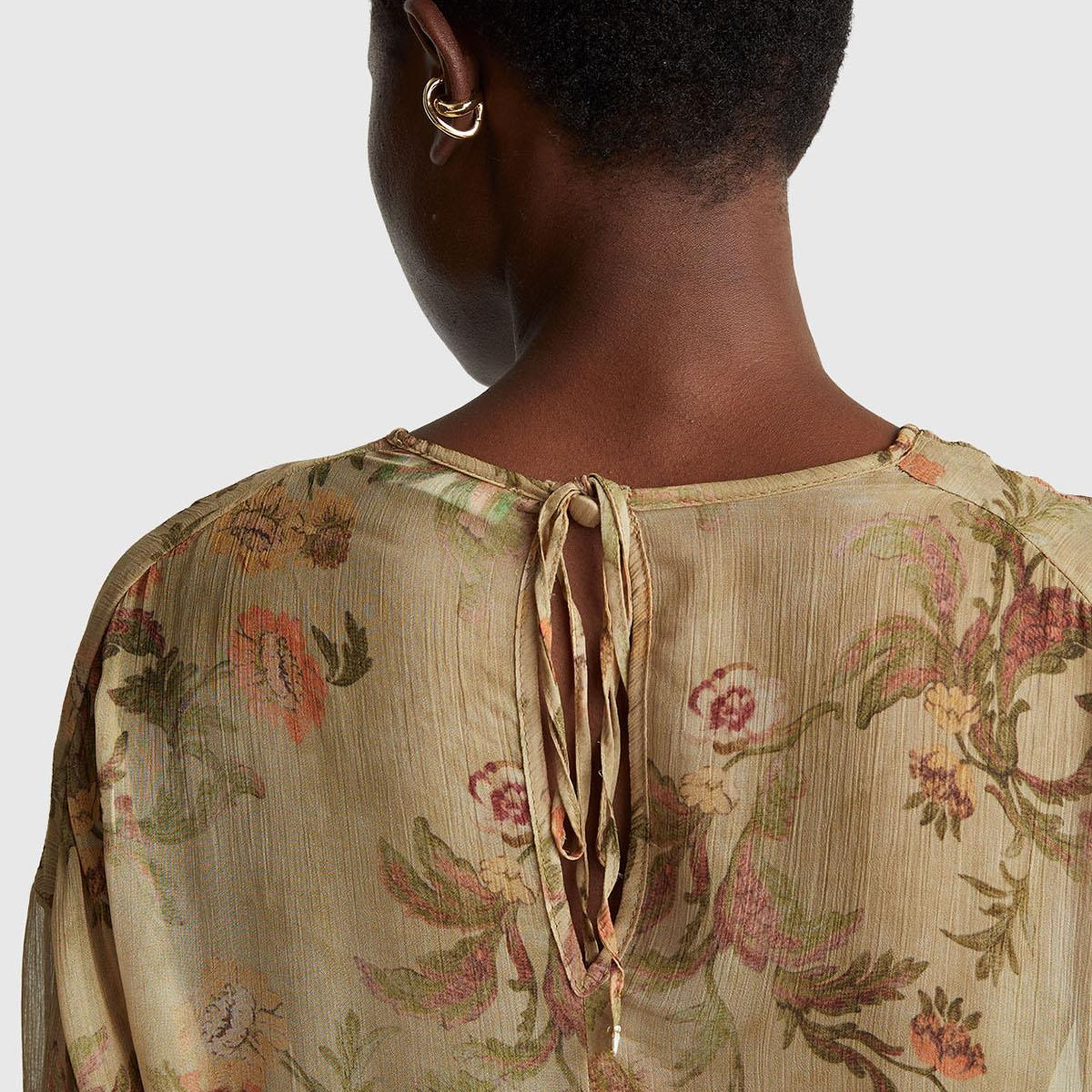 Kadın Bej %100 Viskoz Çiçek Desenli Dökümlü Bluz