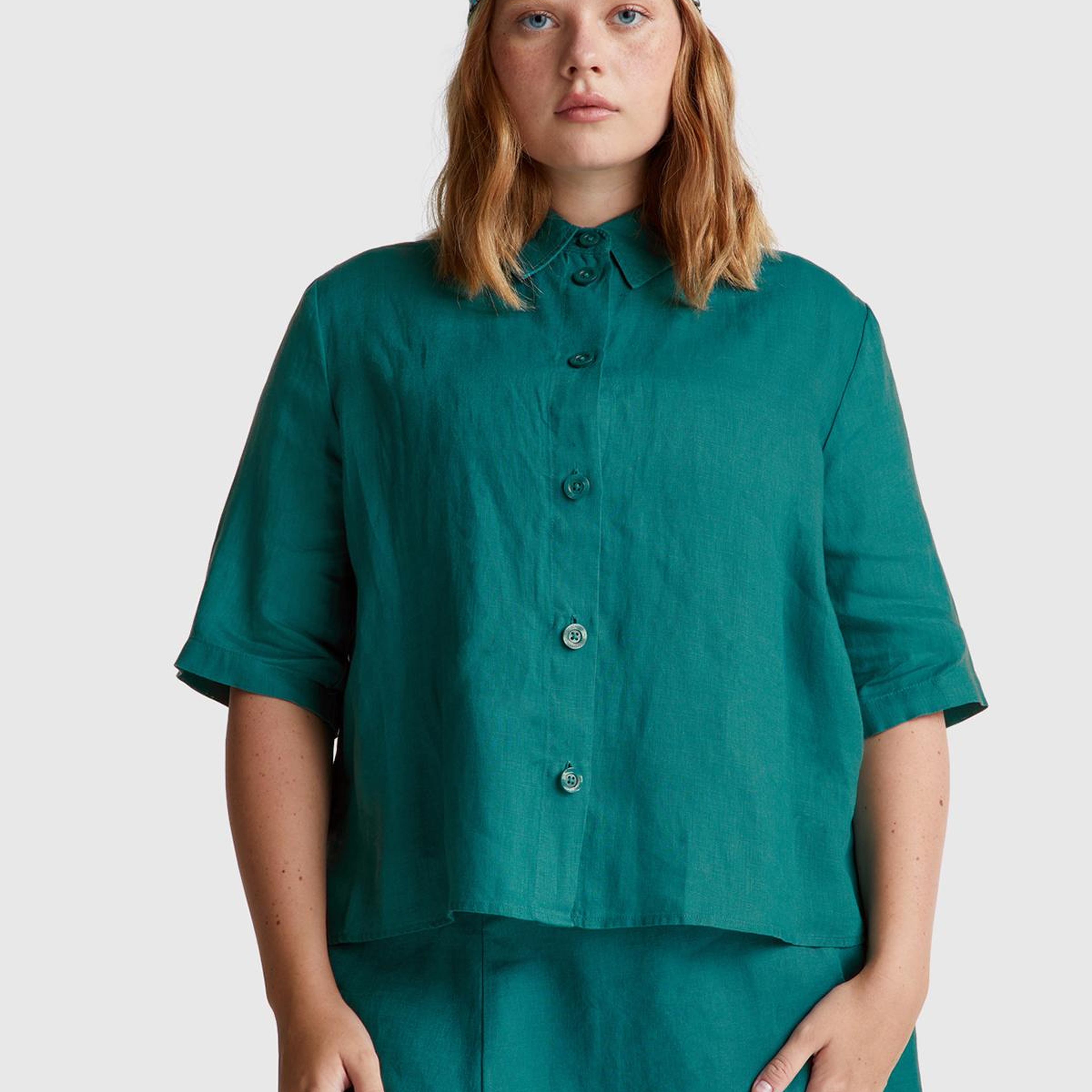 Kadın Koyu Yeşil %100 Keten Yarım Kollu Düz Gömlek