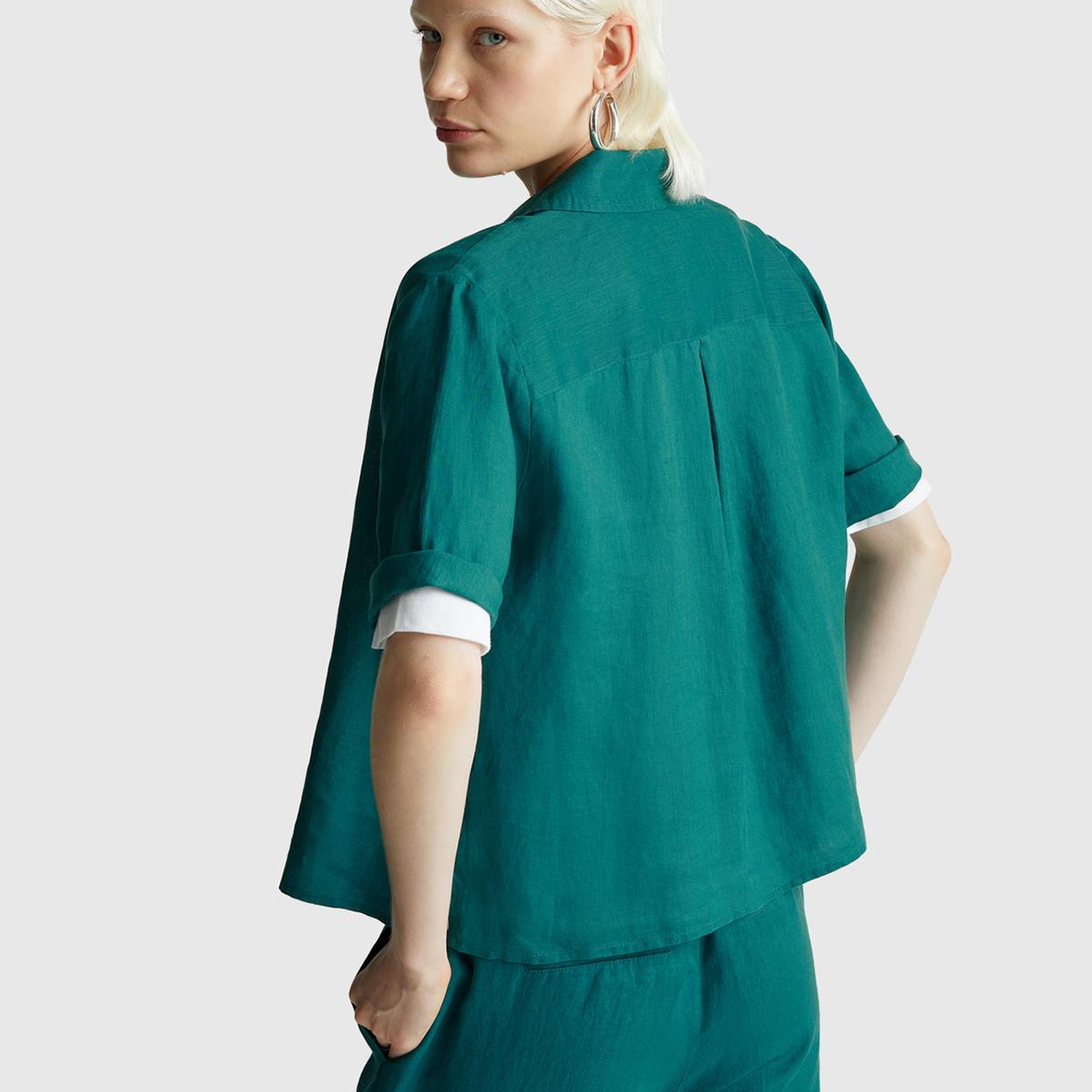 Kadın Koyu Yeşil %100 Keten Yarım Kollu Düz Gömlek
