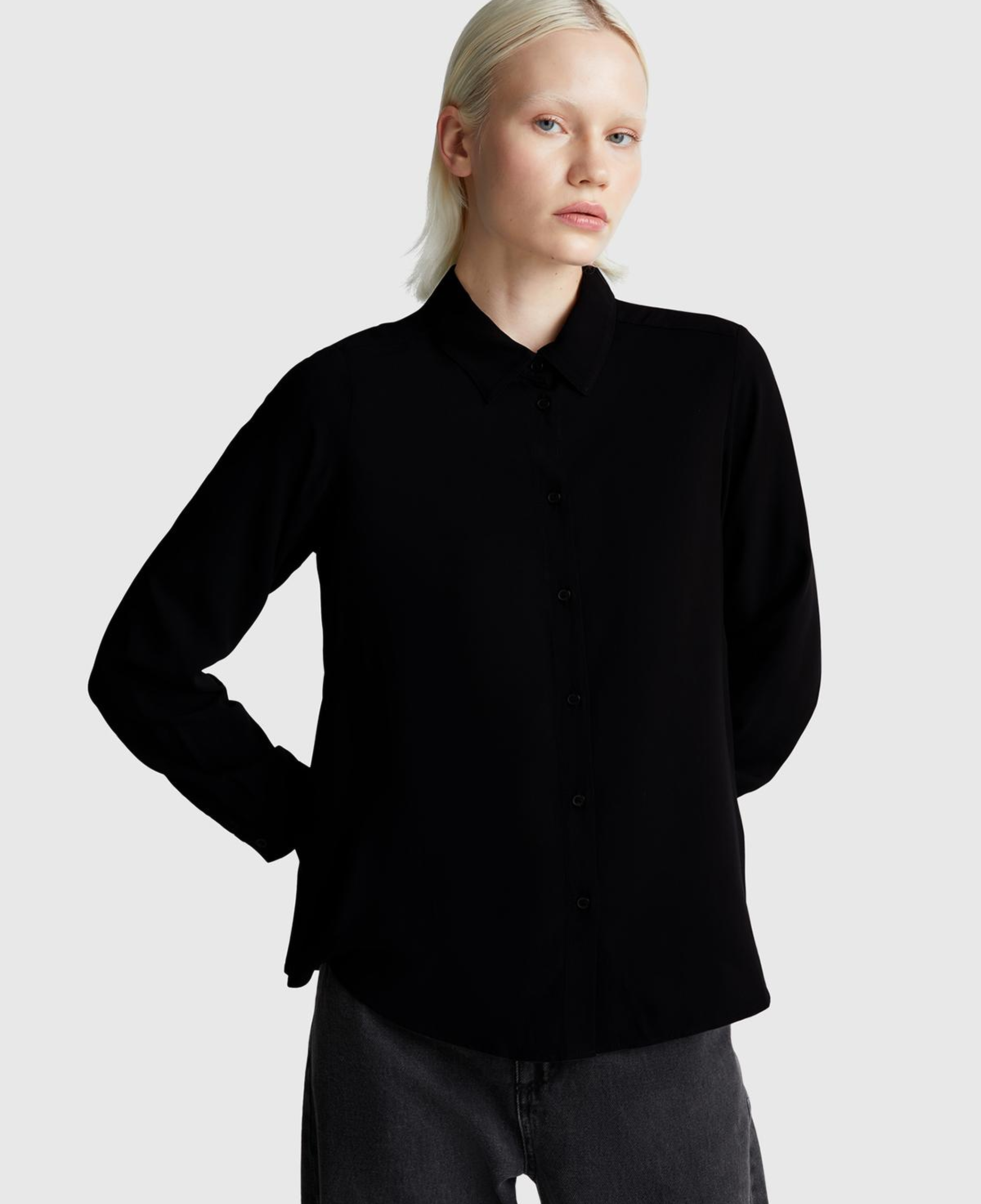 Kadın Siyah %100 Viskoz Düğmeli Gömlek