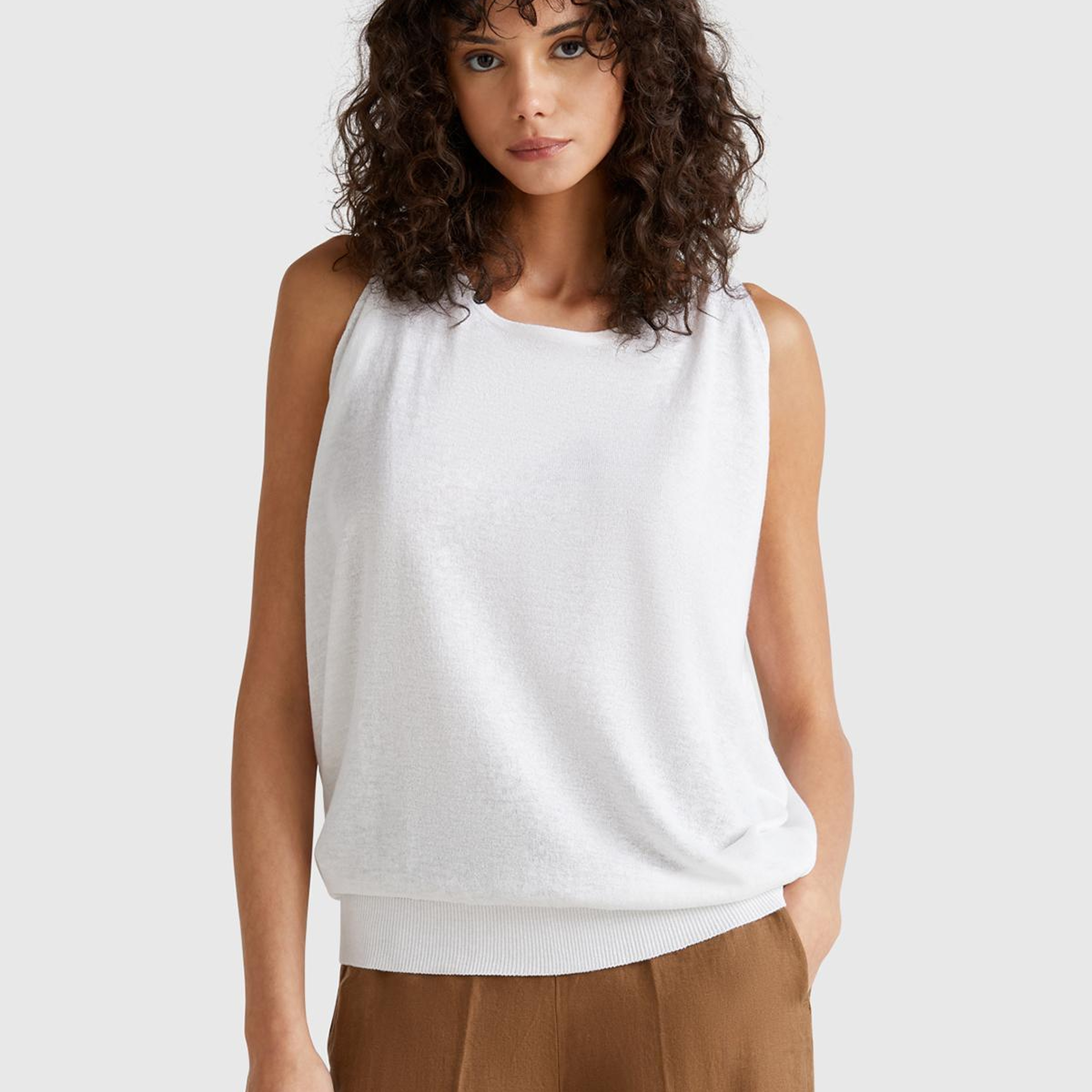 Kadın Beyaz Keten Karışımlı Omzu Açık Triko Kazak