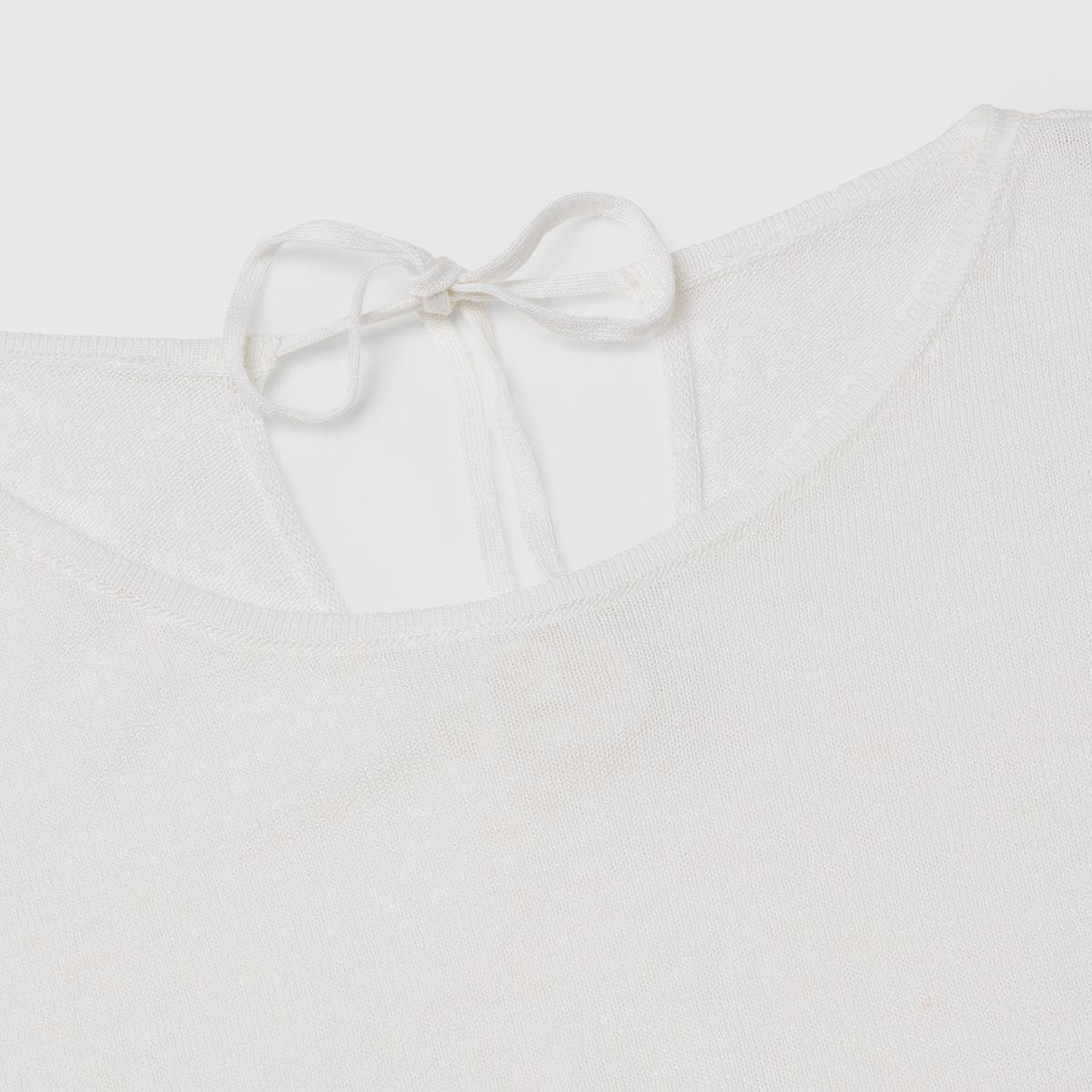 Kadın Beyaz Keten Karışımlı Omzu Açık Triko Kazak