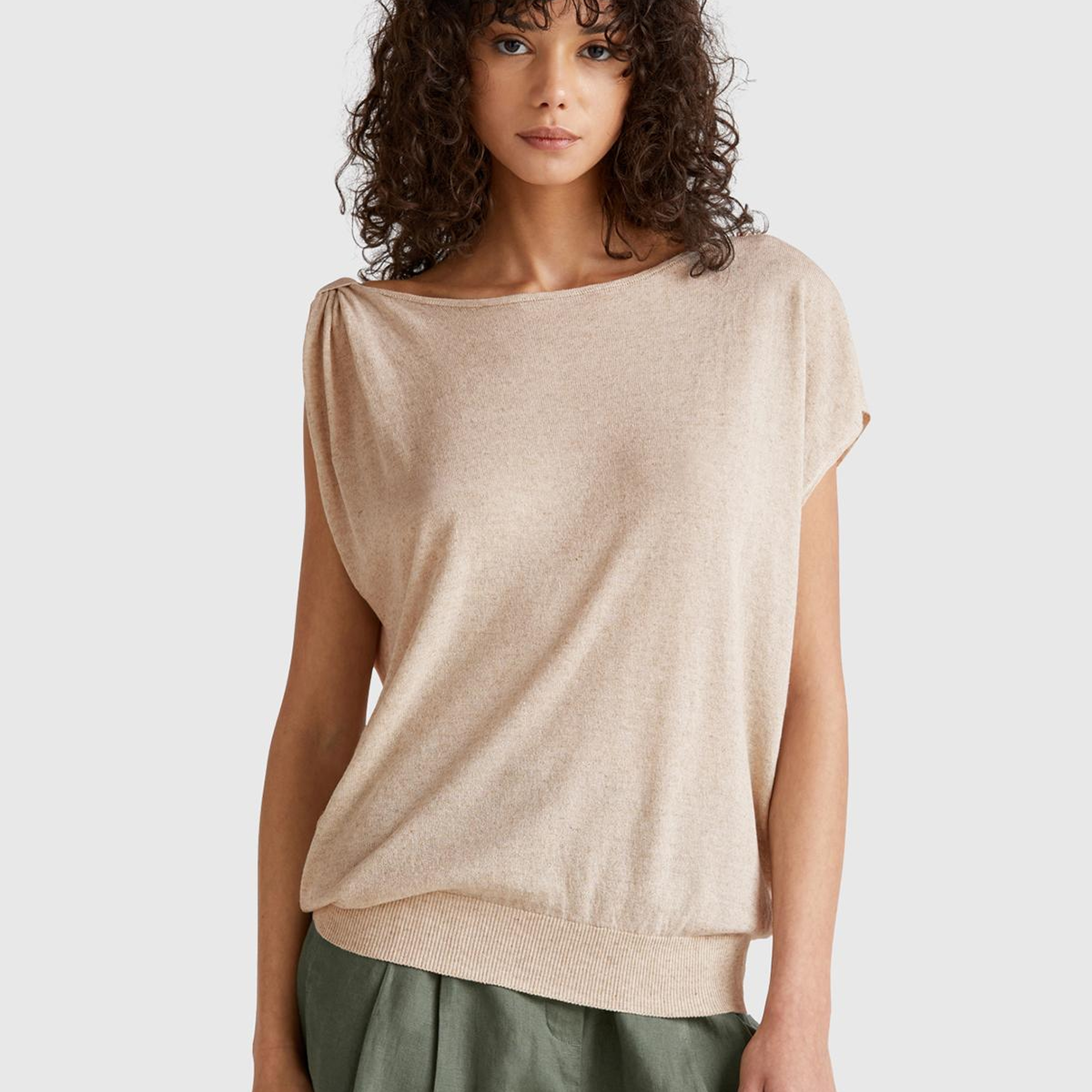 Kadın Taş Rengi Keten Karışımlı Asimetrik Kolsuz Kazak