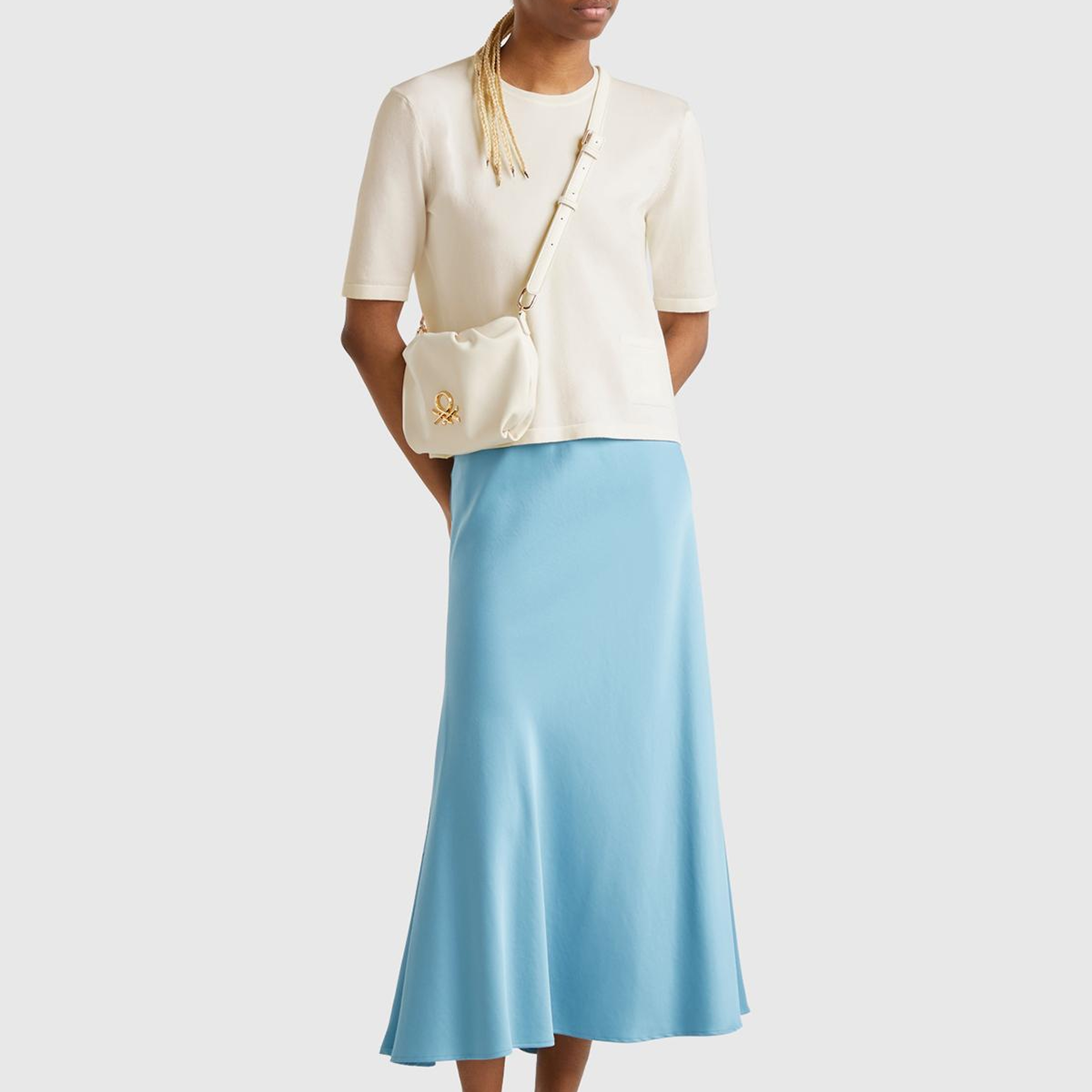 Kadın Krem Streç Kumaşlı Önü Cepli Relax Fit Bisiklet Yaka Kazak