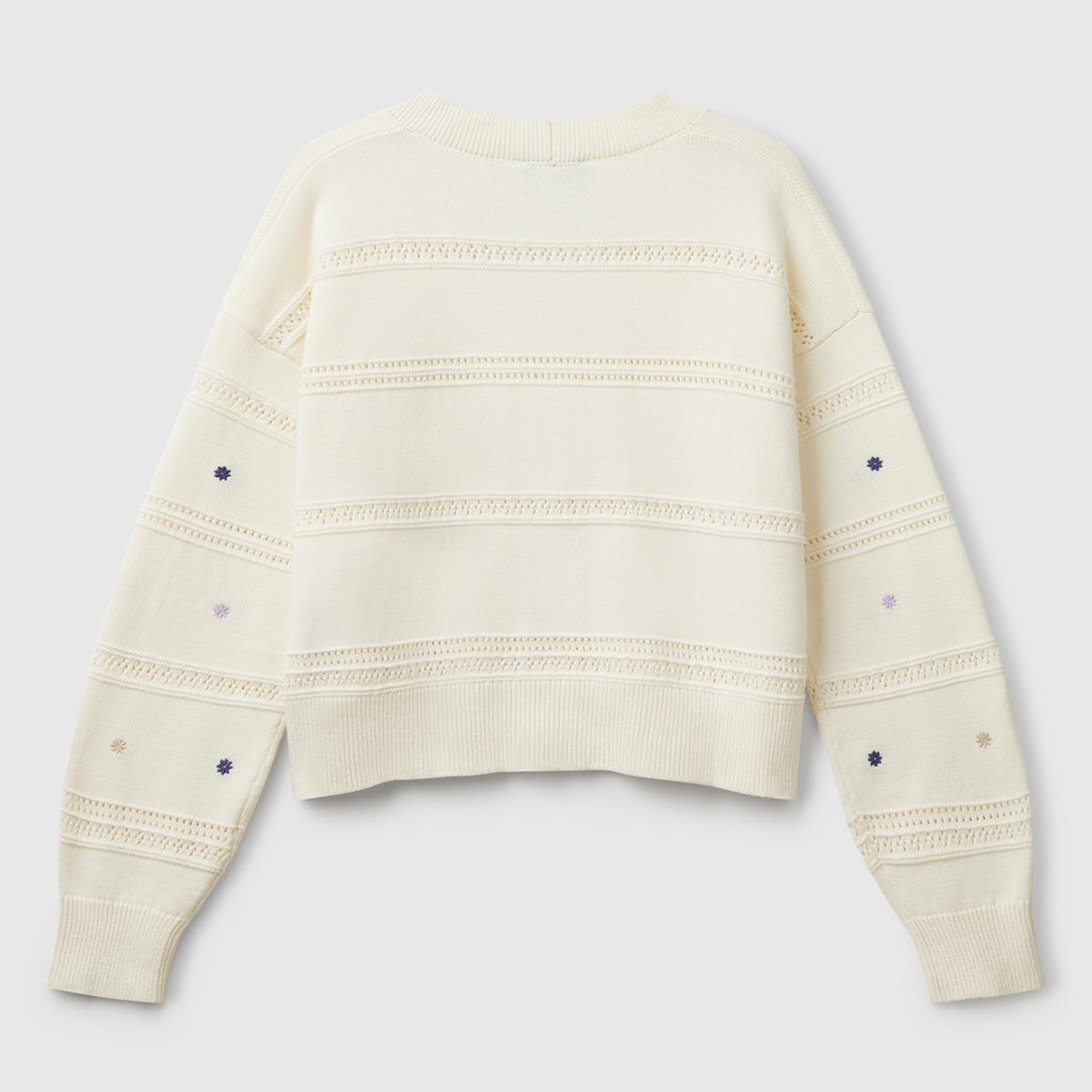 Kadın Krem %100 Pamuk Çiçek İşlemeli Nervür Detaylı Düşük Omuzlu Hırka