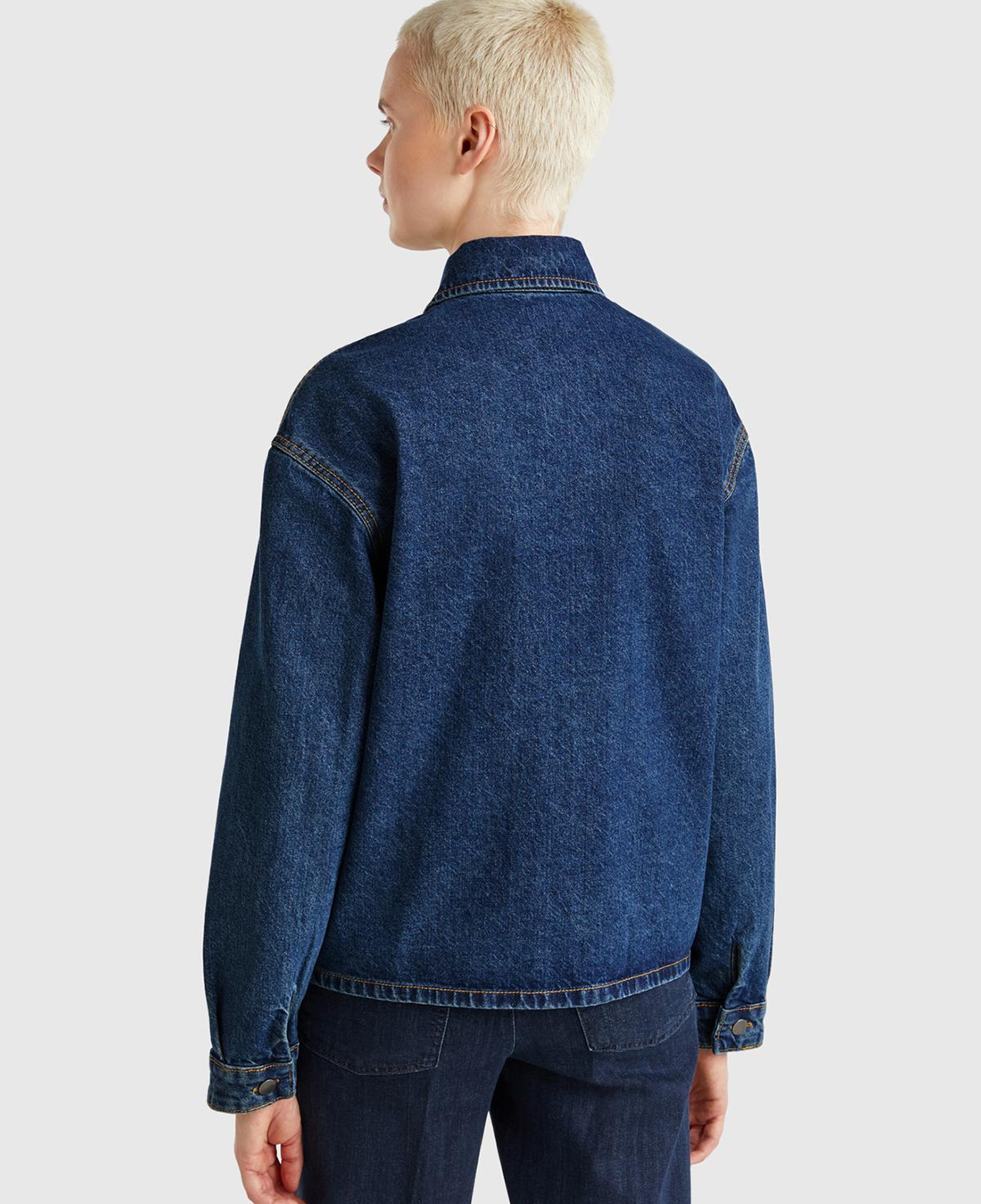 Kadın Koyu Mavi %100 Pamuk Cepli Düğmeli Oversize Denim Ceket