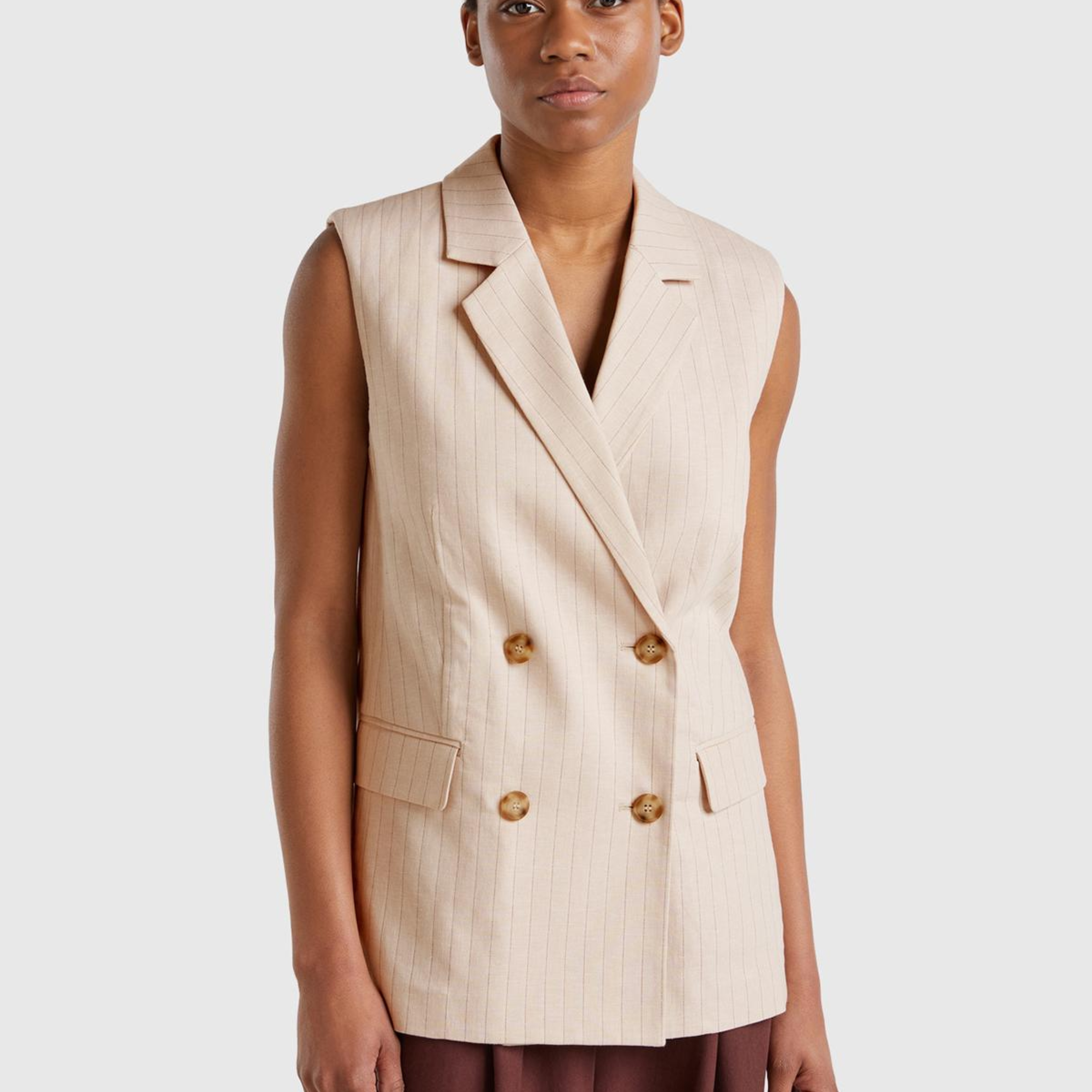 Kadın Bej Pamuk ve Keten Karışımlı İnce Çizgili Cepli Kruvaze Yelek