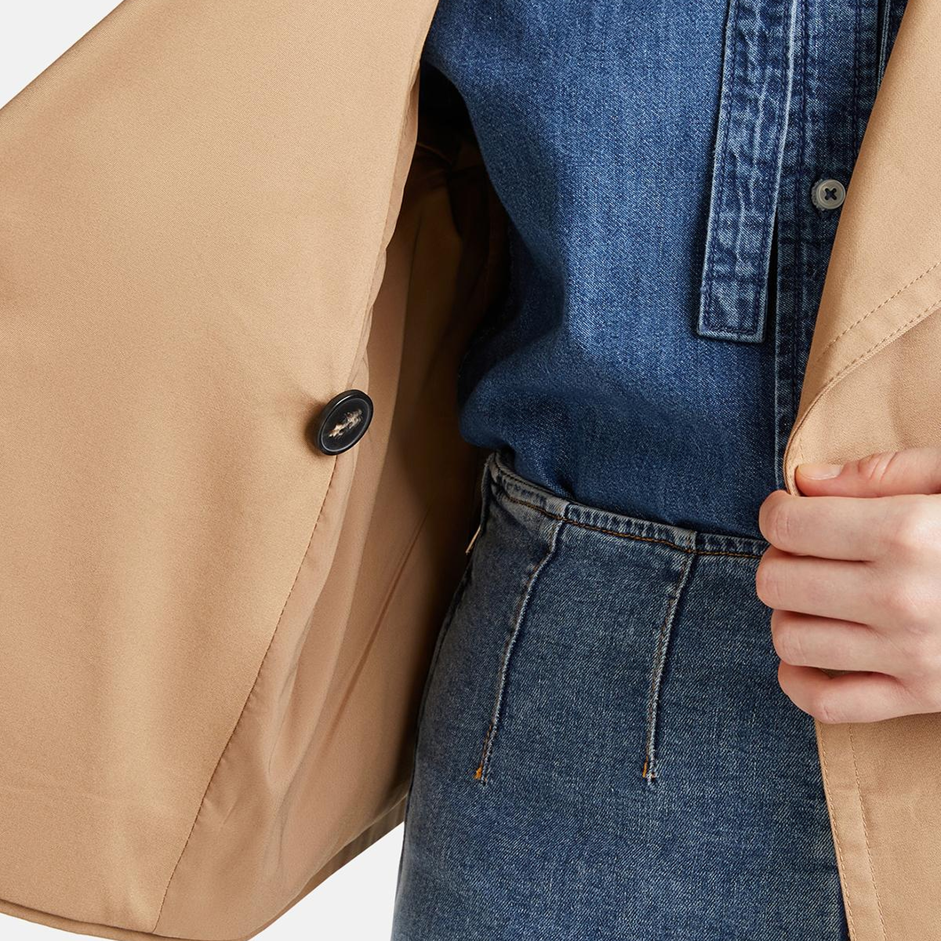 Kadın Bej Pamuklu Önü ve Kolu Düğmeli Astarlı Crop Ceket