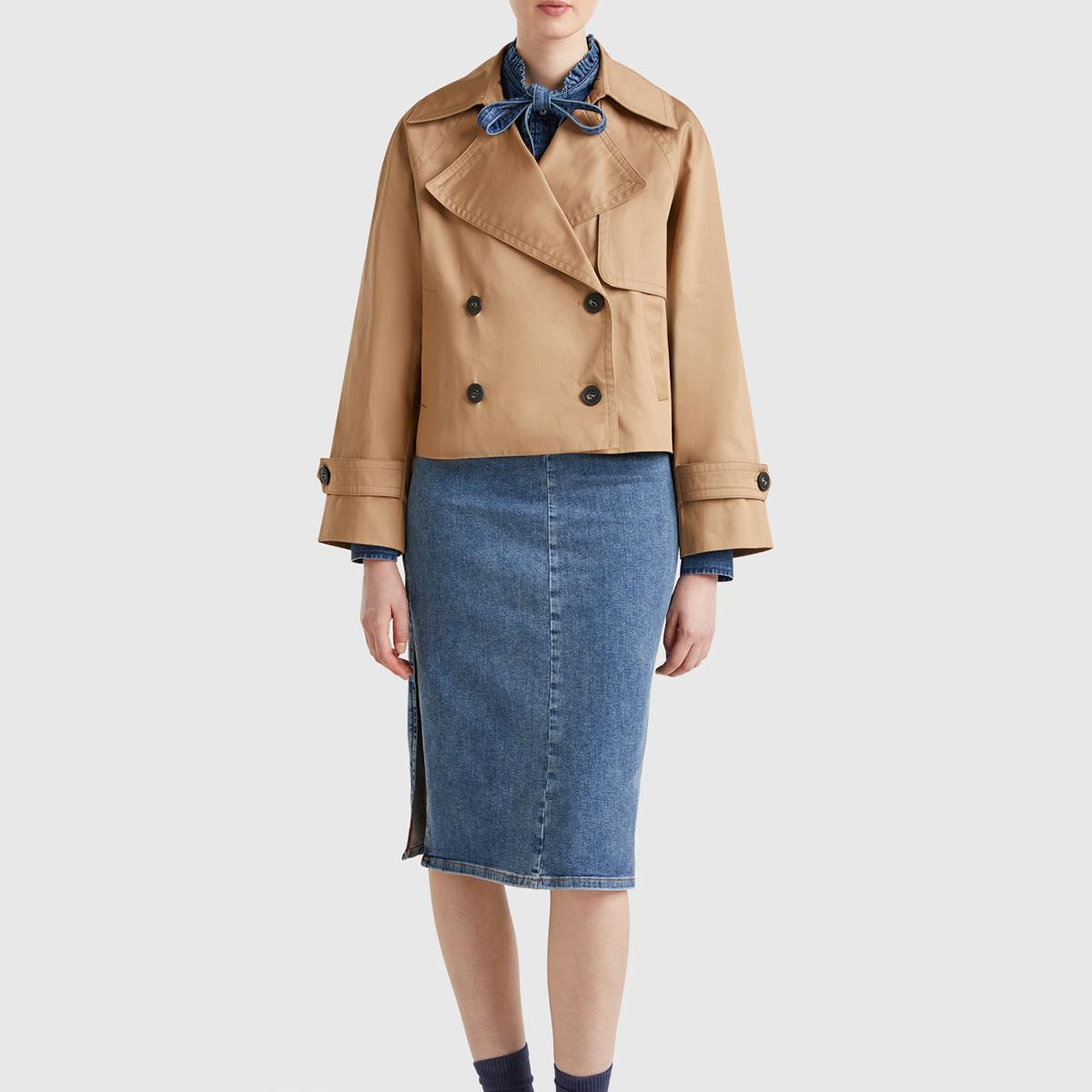 Kadın Bej Pamuklu Önü ve Kolu Düğmeli Astarlı Crop Ceket