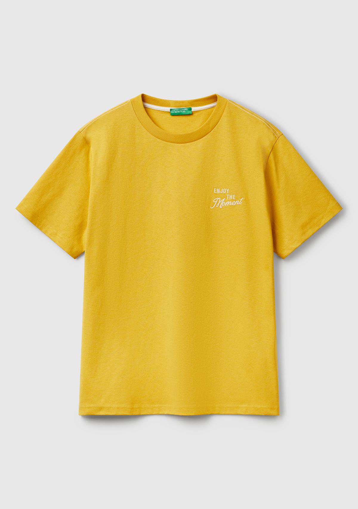 Erkek Sarı %100 Pamuk Sol Önü Baskılı Relax Fit Bisiklet Yaka T-Shirt