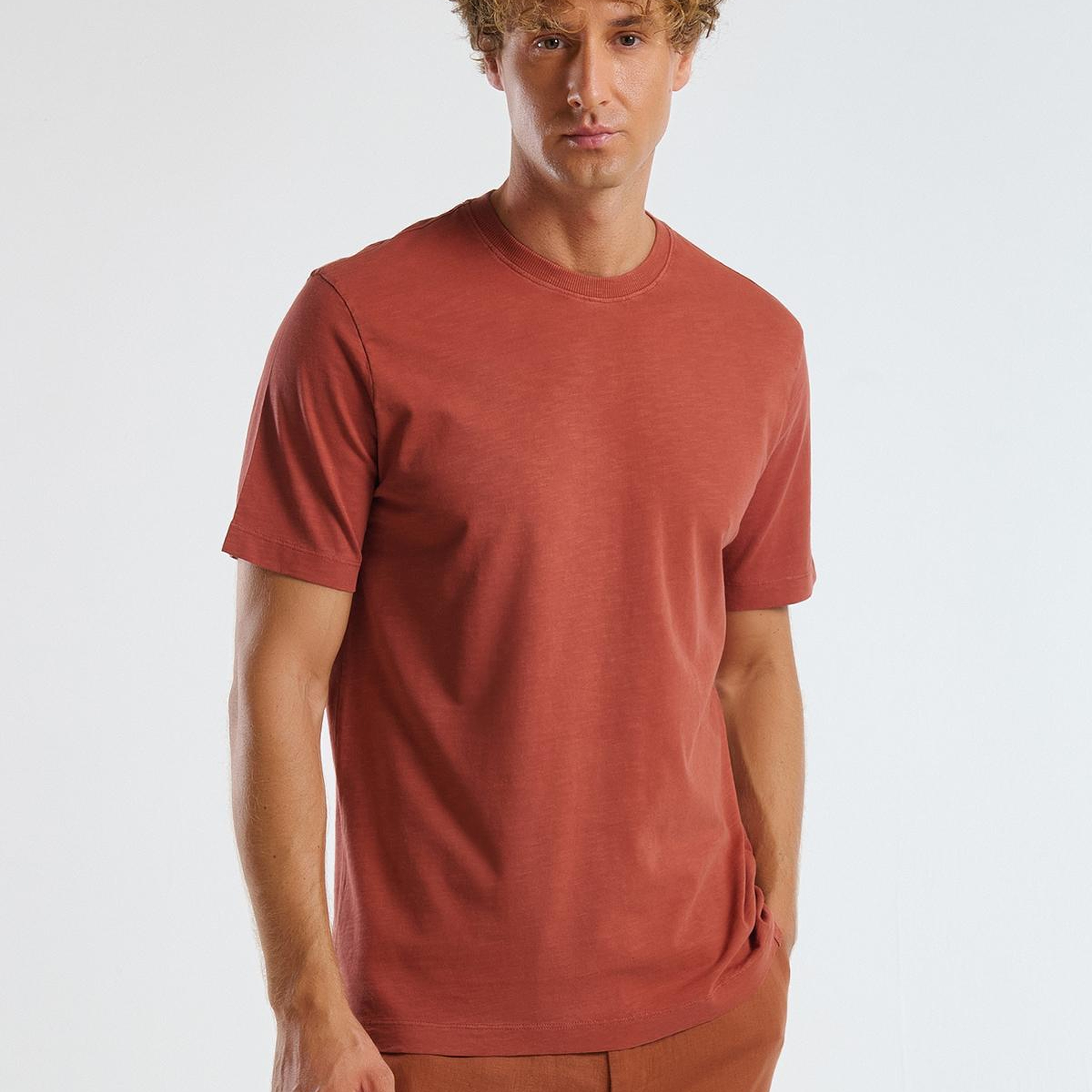 Erkek Tuğla Kırmızısı %100 Koton Bisiklet Yaka Slub T-Shirt