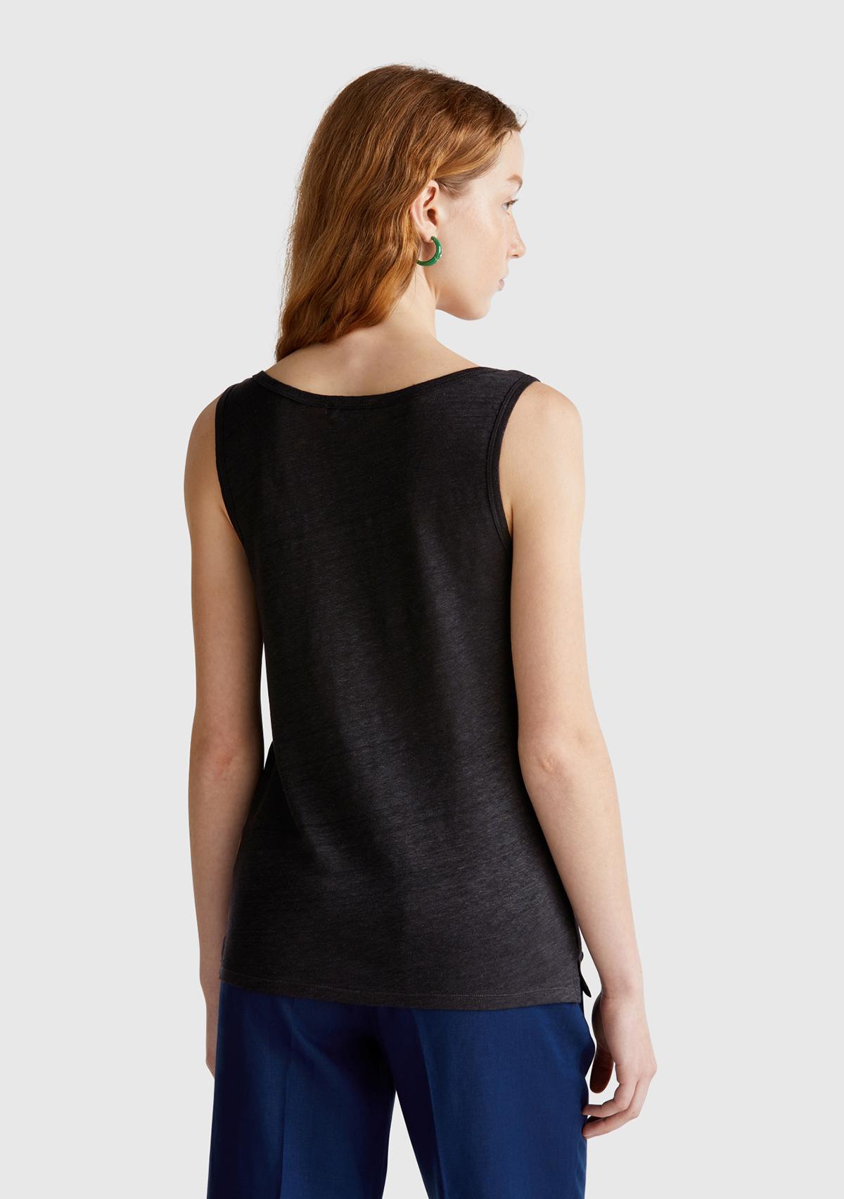 Kadın Siyah %100 Keten Yanları Yırtmaçlı Regular Fit Yuvarlak Yaka Atlet