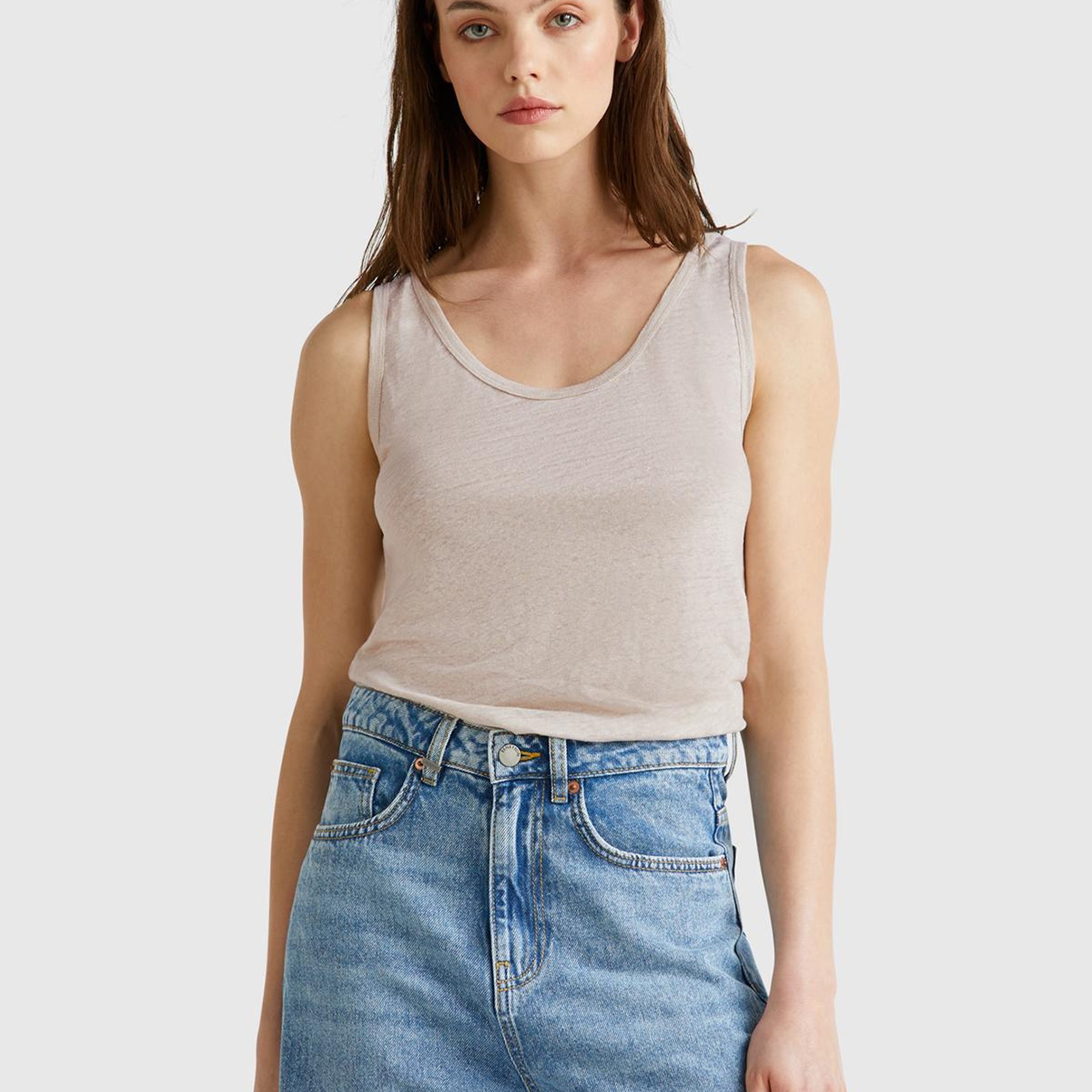 Kadın Taş Rengi %100 Keten Yanları Yırtmaçlı Regular Fit Yuvarlak Yaka Atlet