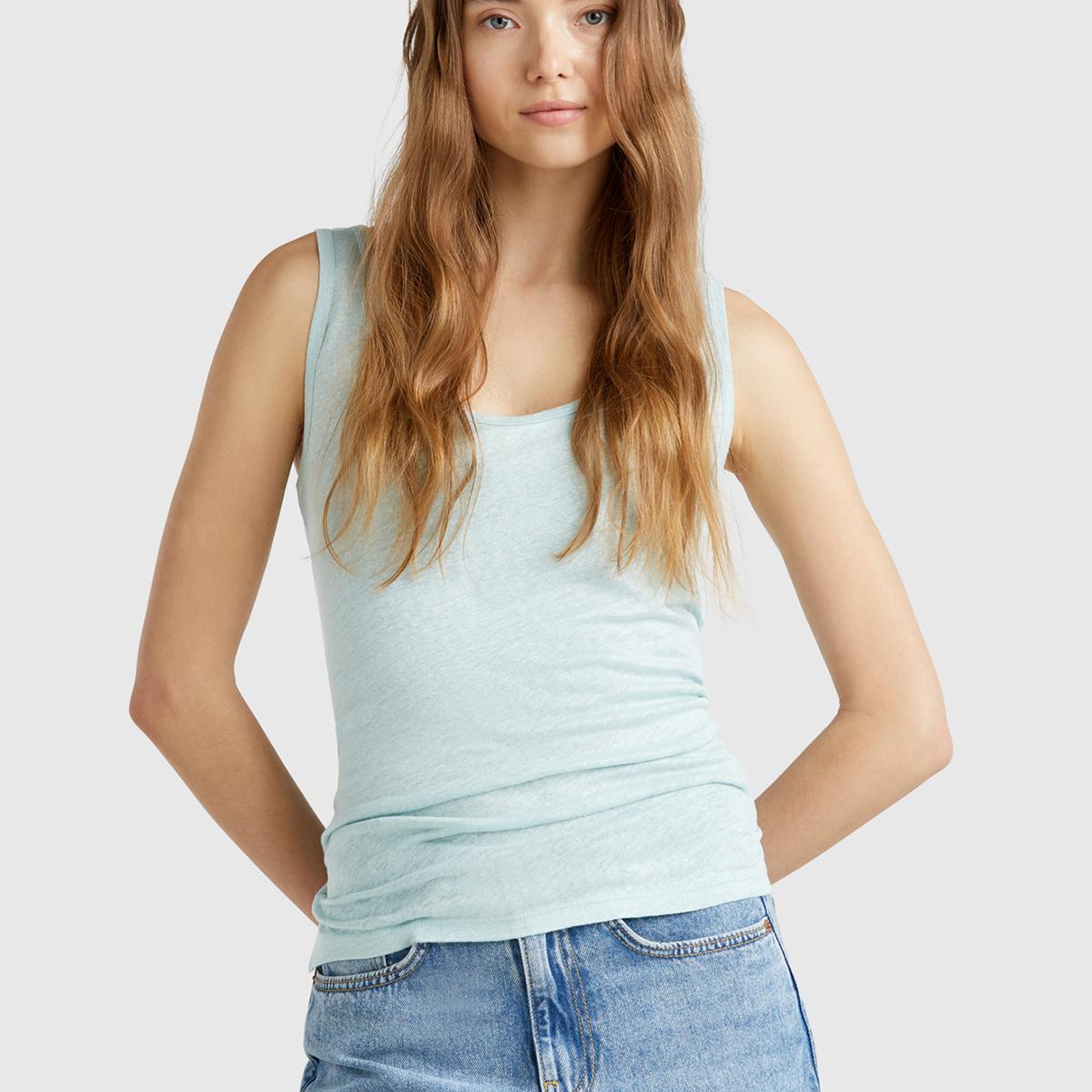 Kadın Su Yeşili %100 Keten Yanları Yırtmaçlı Regular Fit Yuvarlak Yaka Atlet