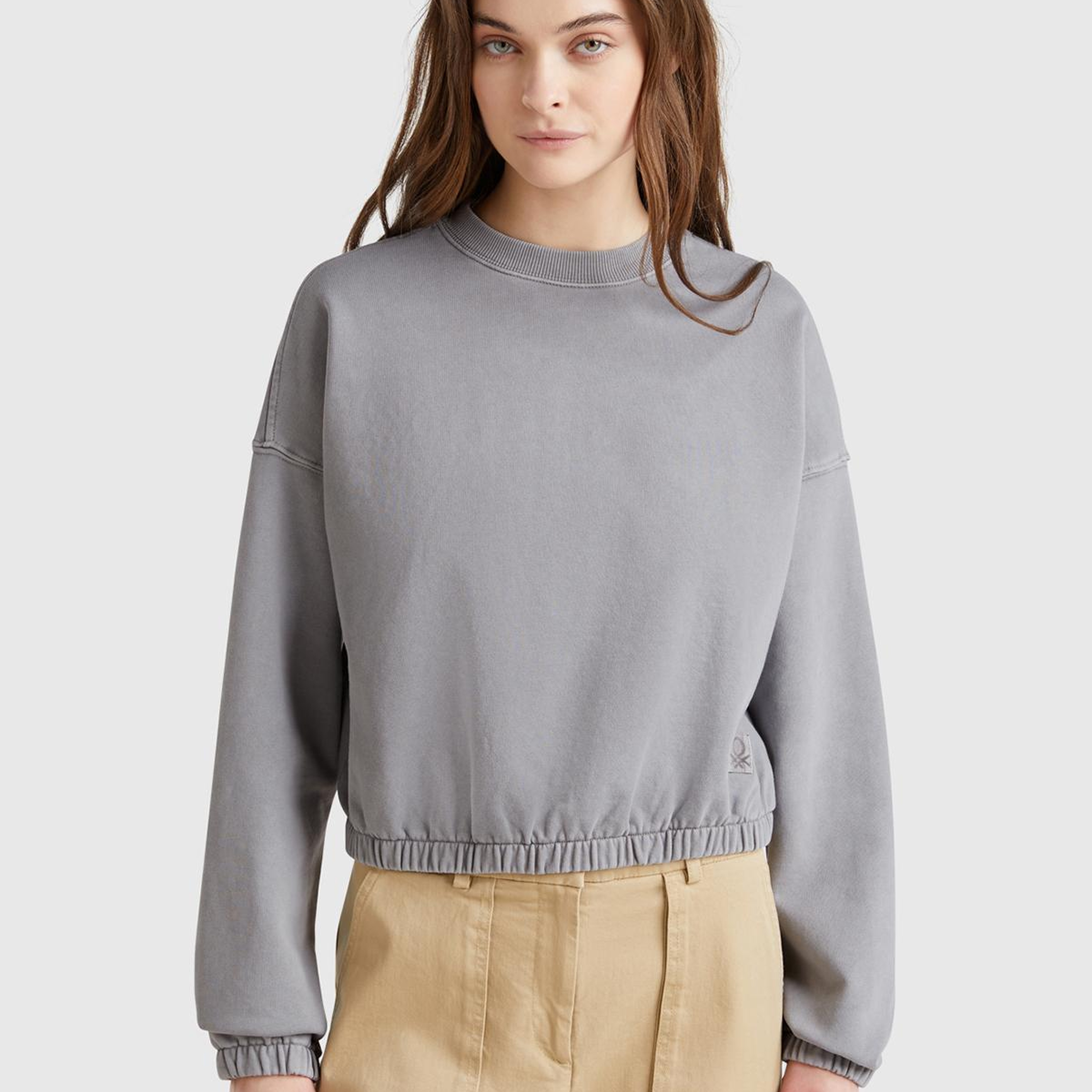 Kadın Antrasit %100 Pamuk Logo Baskılı Düşük Omuzlu Relax Fit Sweatshirt