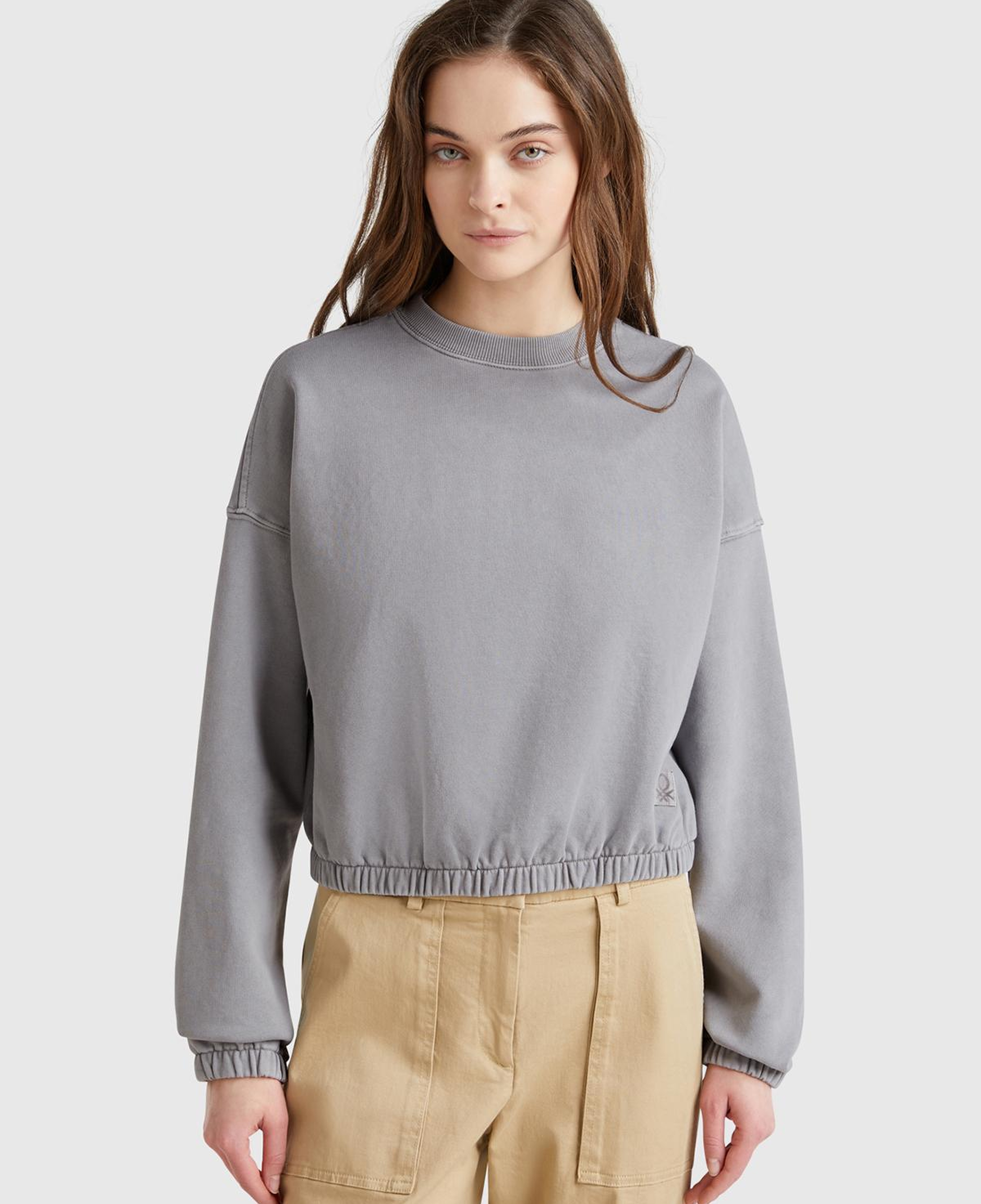 Kadın Antrasit %100 Pamuk Logo Baskılı Düşük Omuzlu Relax Fit Sweatshirt