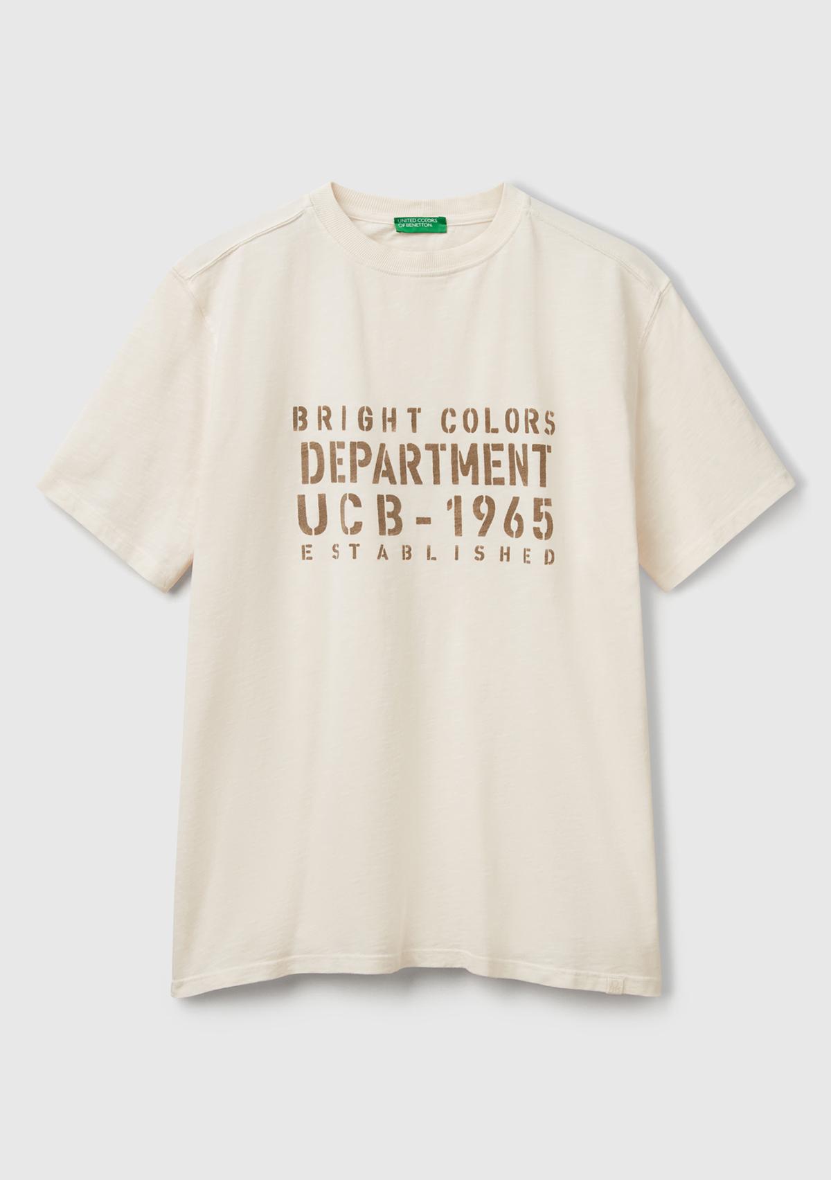 Erkek Bej-Yeşil %100 Pamuk Yıpranmış Efektli Önü Baskılı Relax Fit T-Shirt