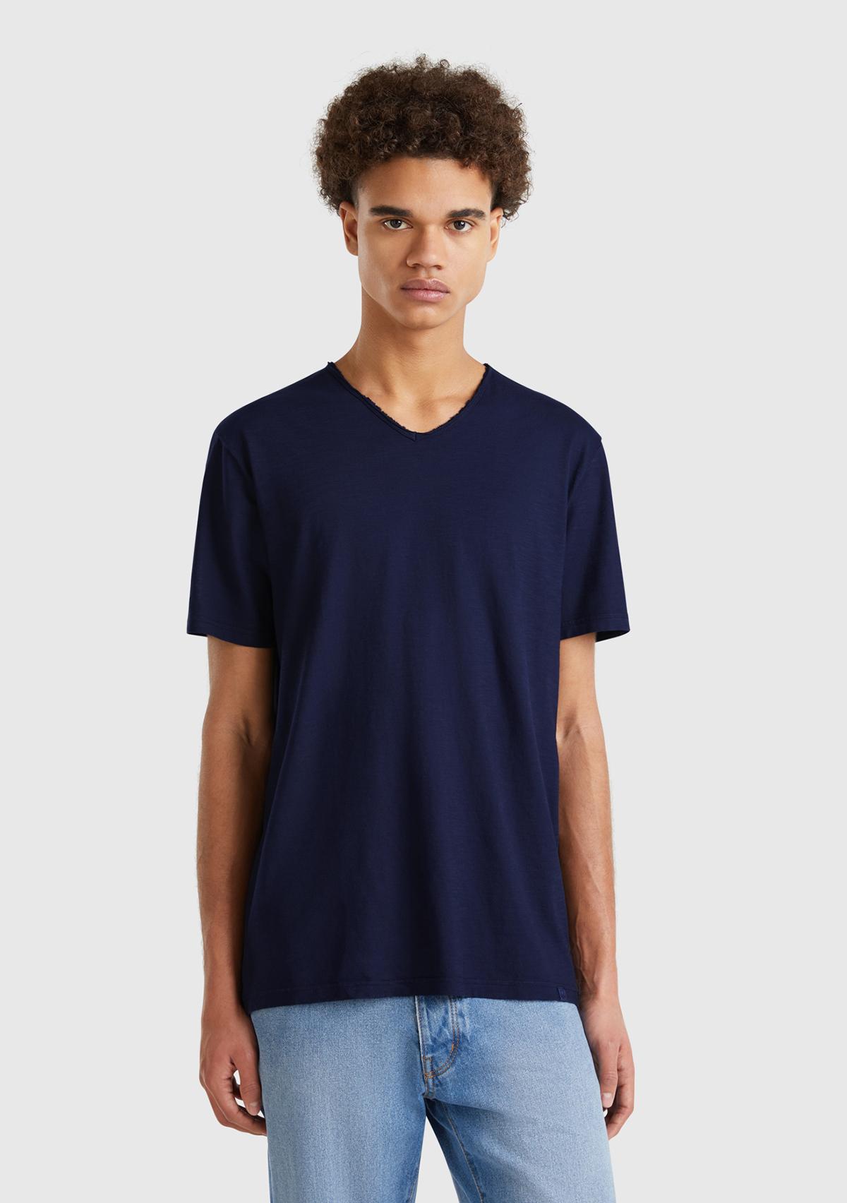 Erkek Lacivert V Yaka Slub T-shirt